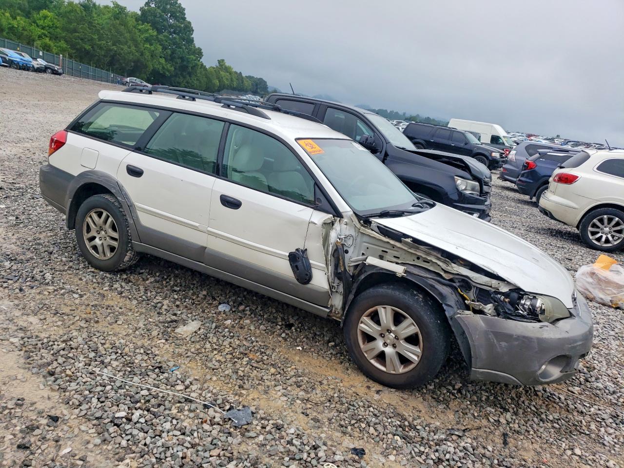 2005 Subaru Legacy Outback 2.5i White vin: 4S4BP61CX57387943