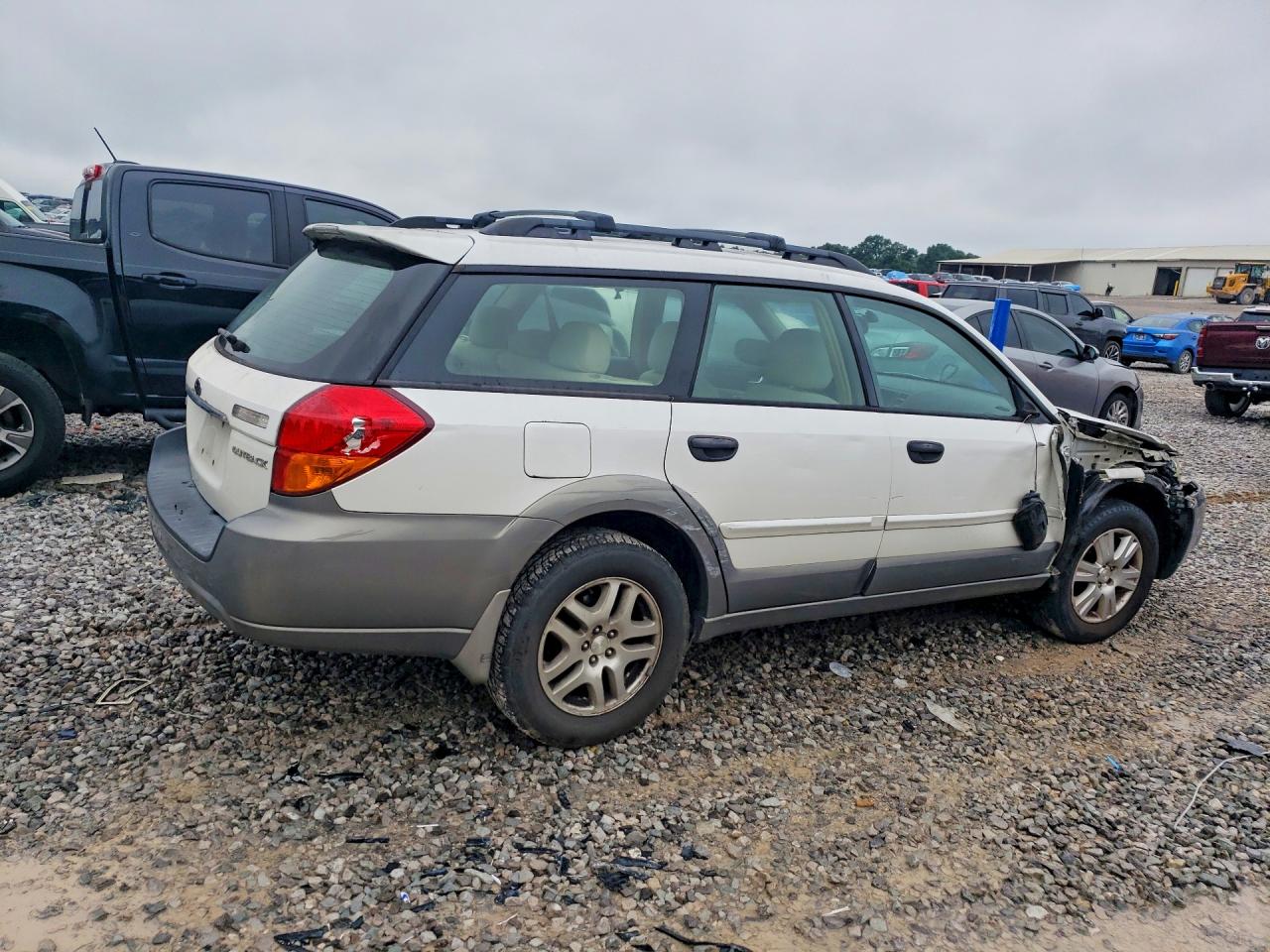 2005 Subaru Legacy Outback 2.5i White vin: 4S4BP61CX57387943