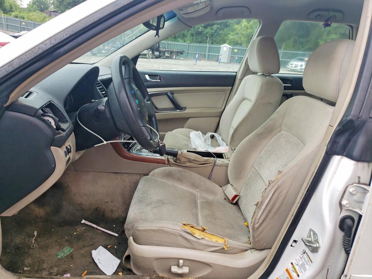 2005 Subaru Legacy Outback 2.5i White vin: 4S4BP61CX57387943