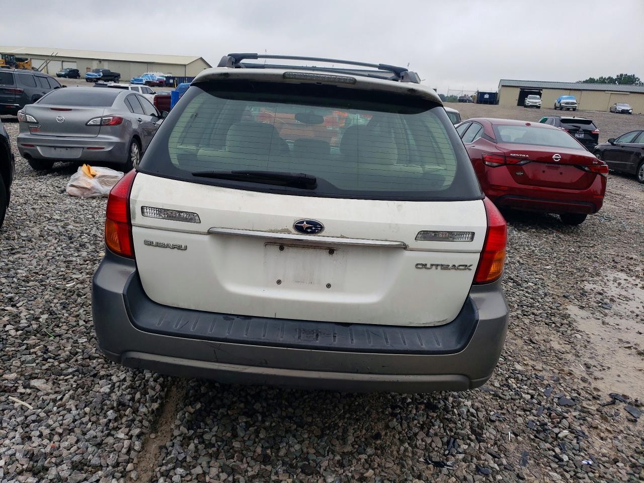 2005 Subaru Legacy Outback 2.5i White vin: 4S4BP61CX57387943