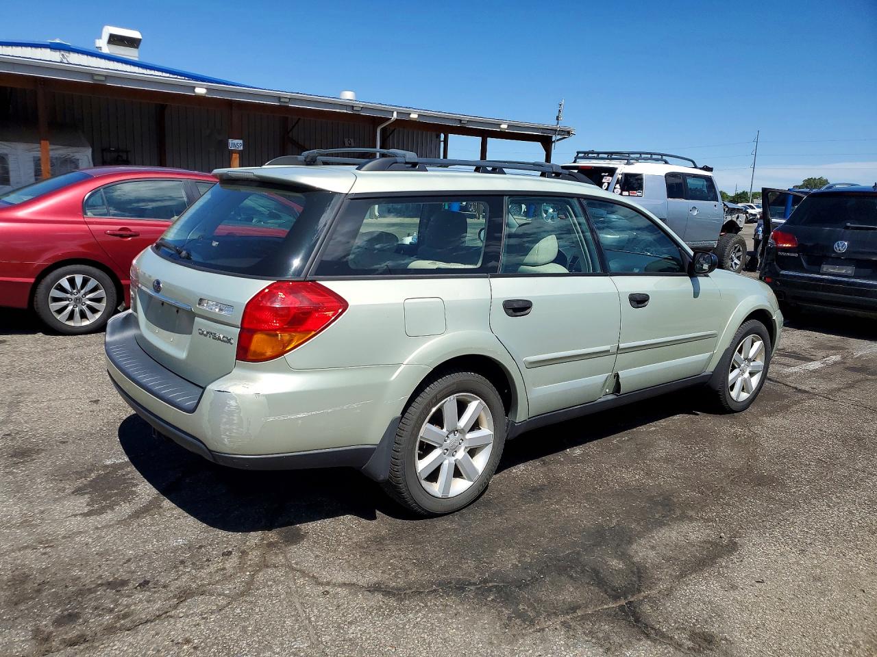 2006 Subaru Legacy Outback 2.5i Кремовый vin: 4S4BP61CX67302830