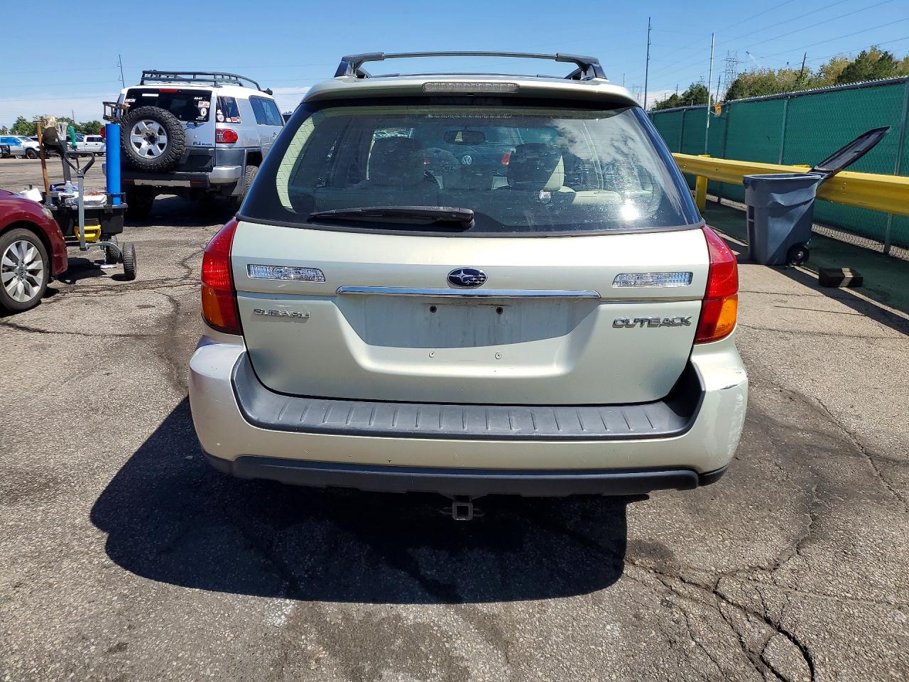 2006 Subaru Legacy Outback 2.5i Кремовый vin: 4S4BP61CX67302830