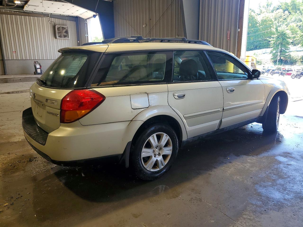 2005 Subaru Legacy Outback 2.5i Limited Beige vin: 4S4BP62C057302140