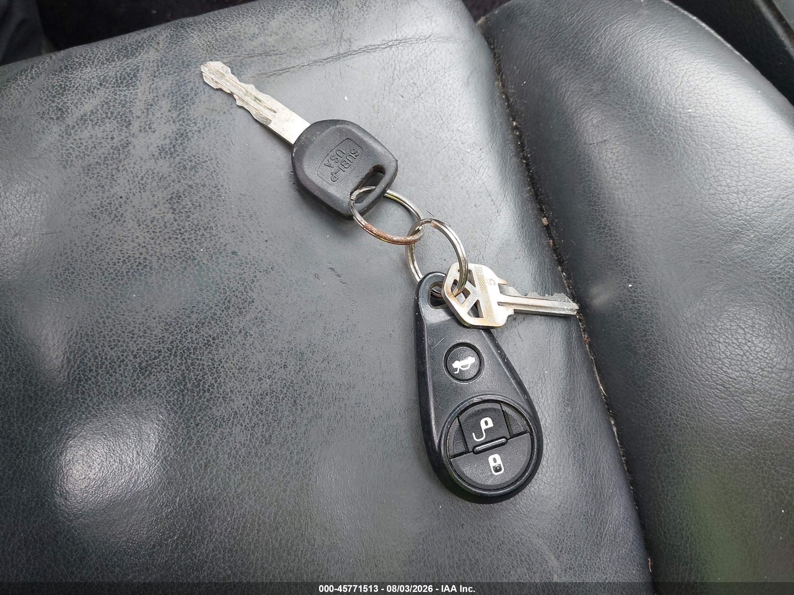 2005 Subaru Outback 2.5i Limited Серебряный vin: 4S4BP62C057390171