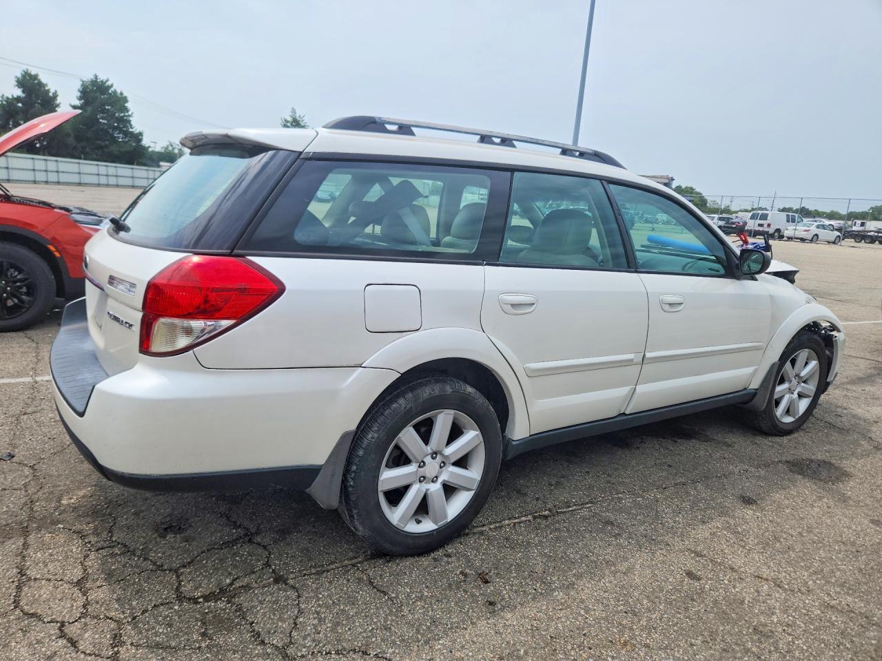 2008 Subaru Outback 2.5i Limited White vin: 4S4BP62C087300005