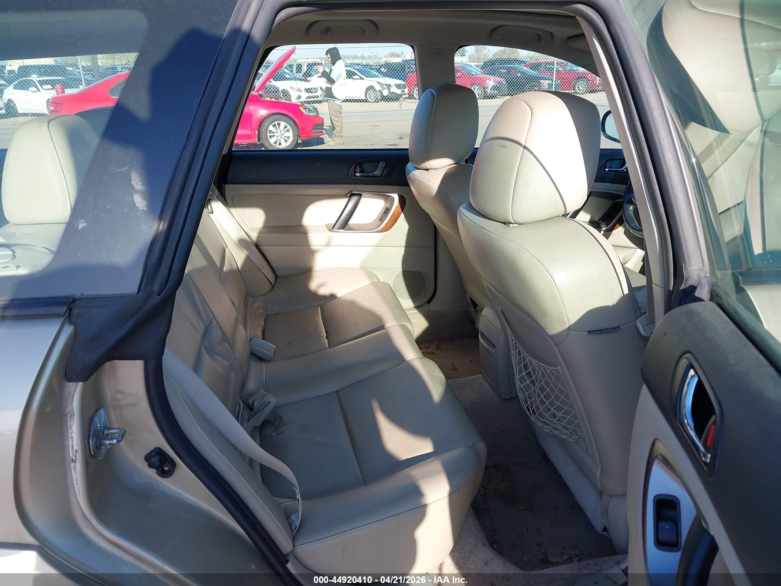2008 Subaru Outback 2.5i Limited/2.5i Limited L.l. Bean Edition Gold vin: 4S4BP62C087329424