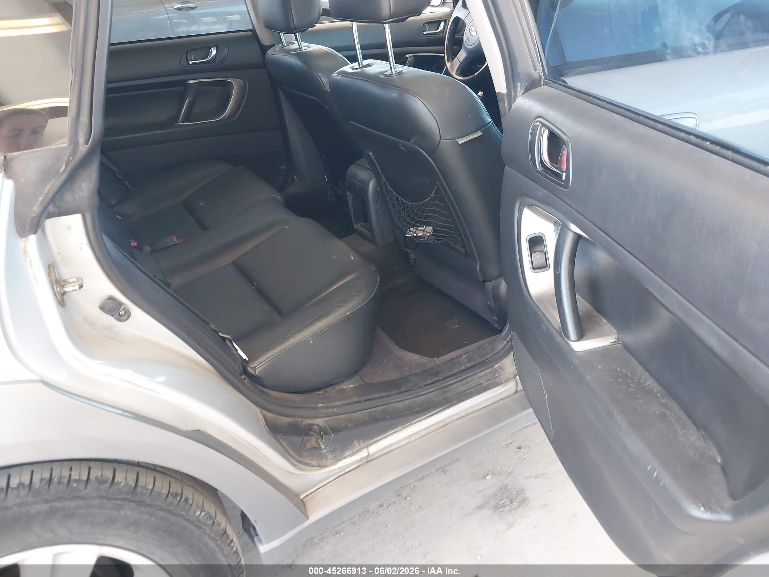 2005 Subaru Outback 2.5i Limited Silver vin: 4S4BP62C157328133