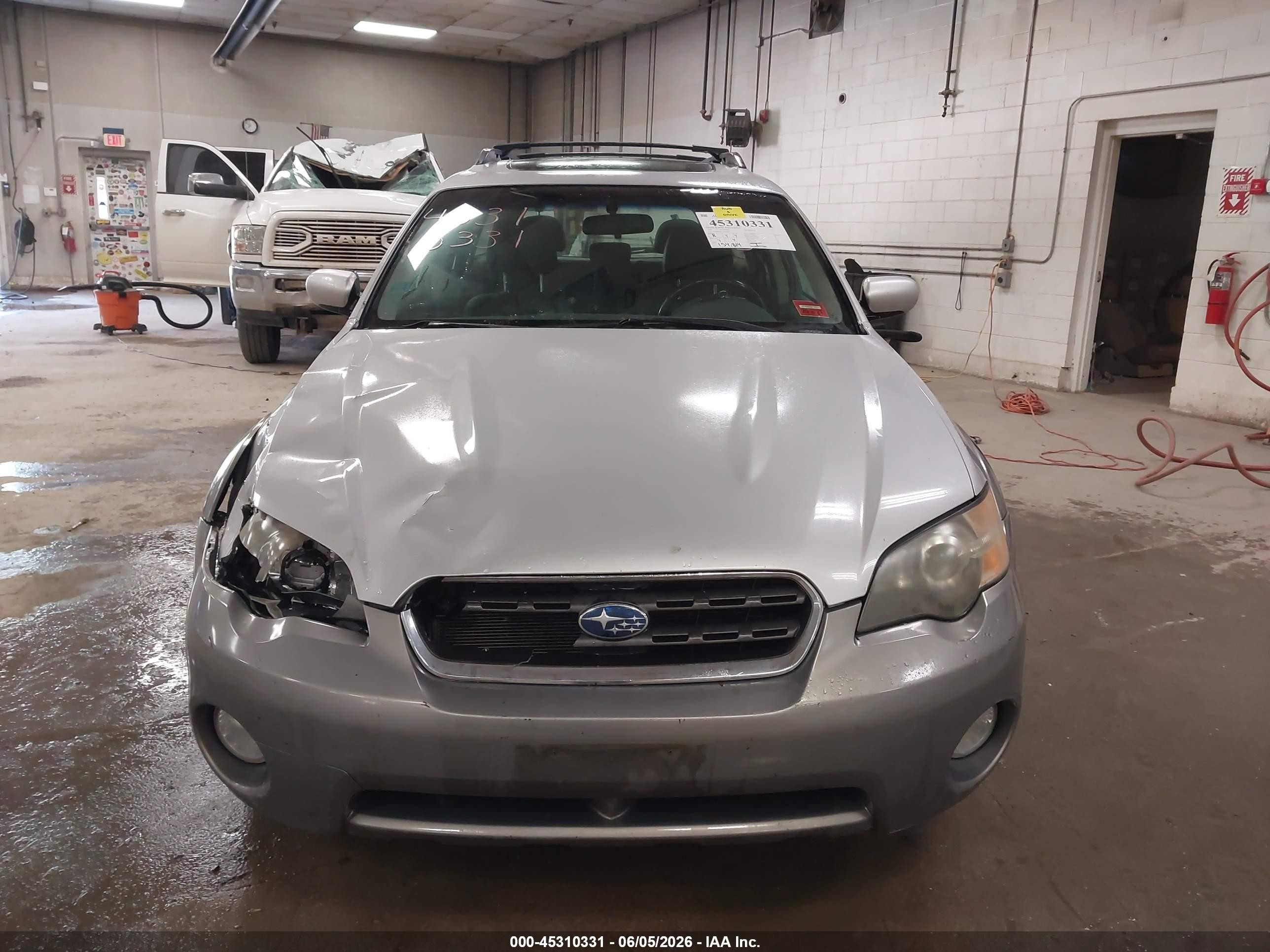 2005 Subaru Outback 2.5i Limited Silver vin: 4S4BP62C157384802