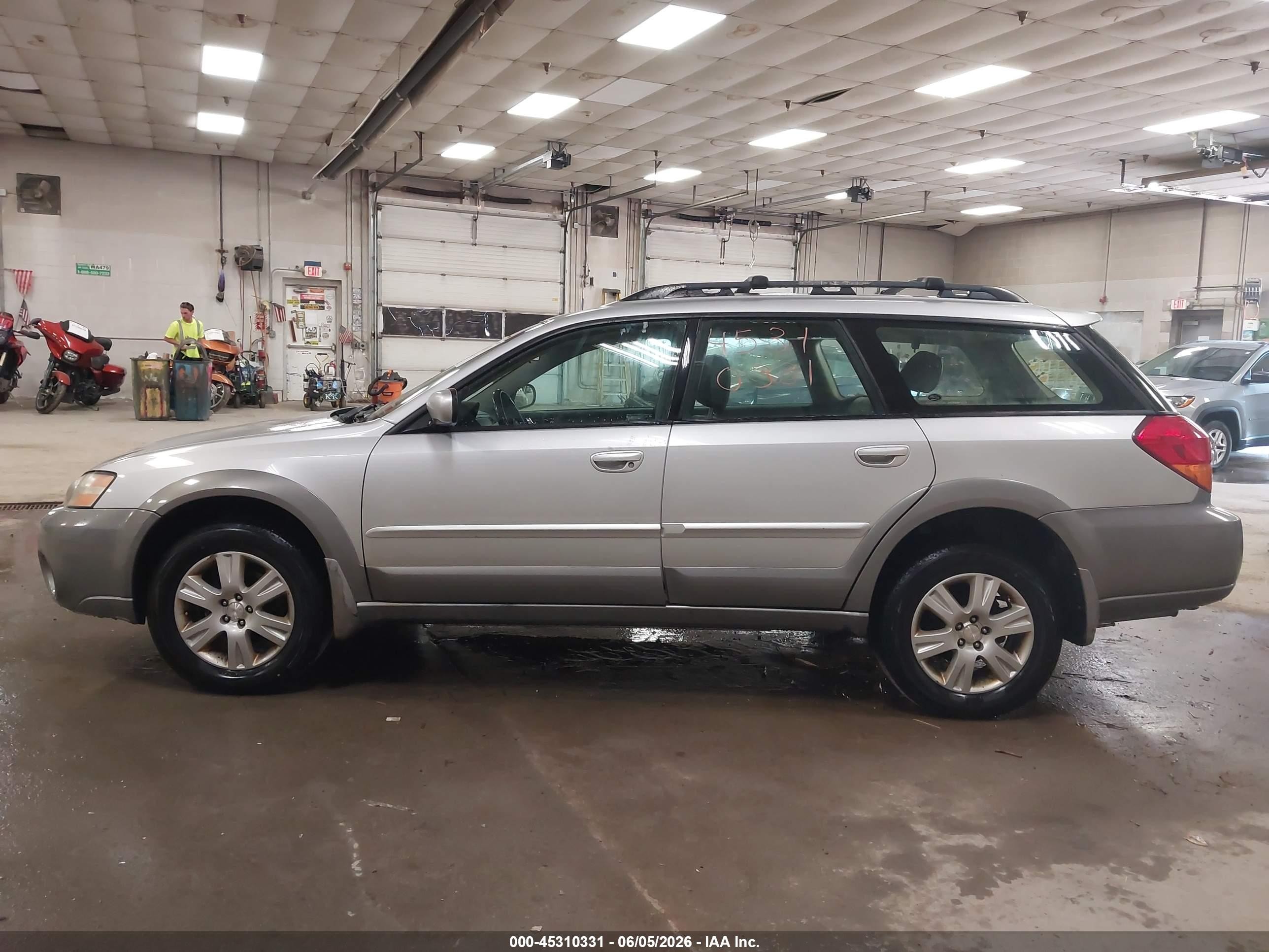 2005 Subaru Outback 2.5i Limited Silver vin: 4S4BP62C157384802