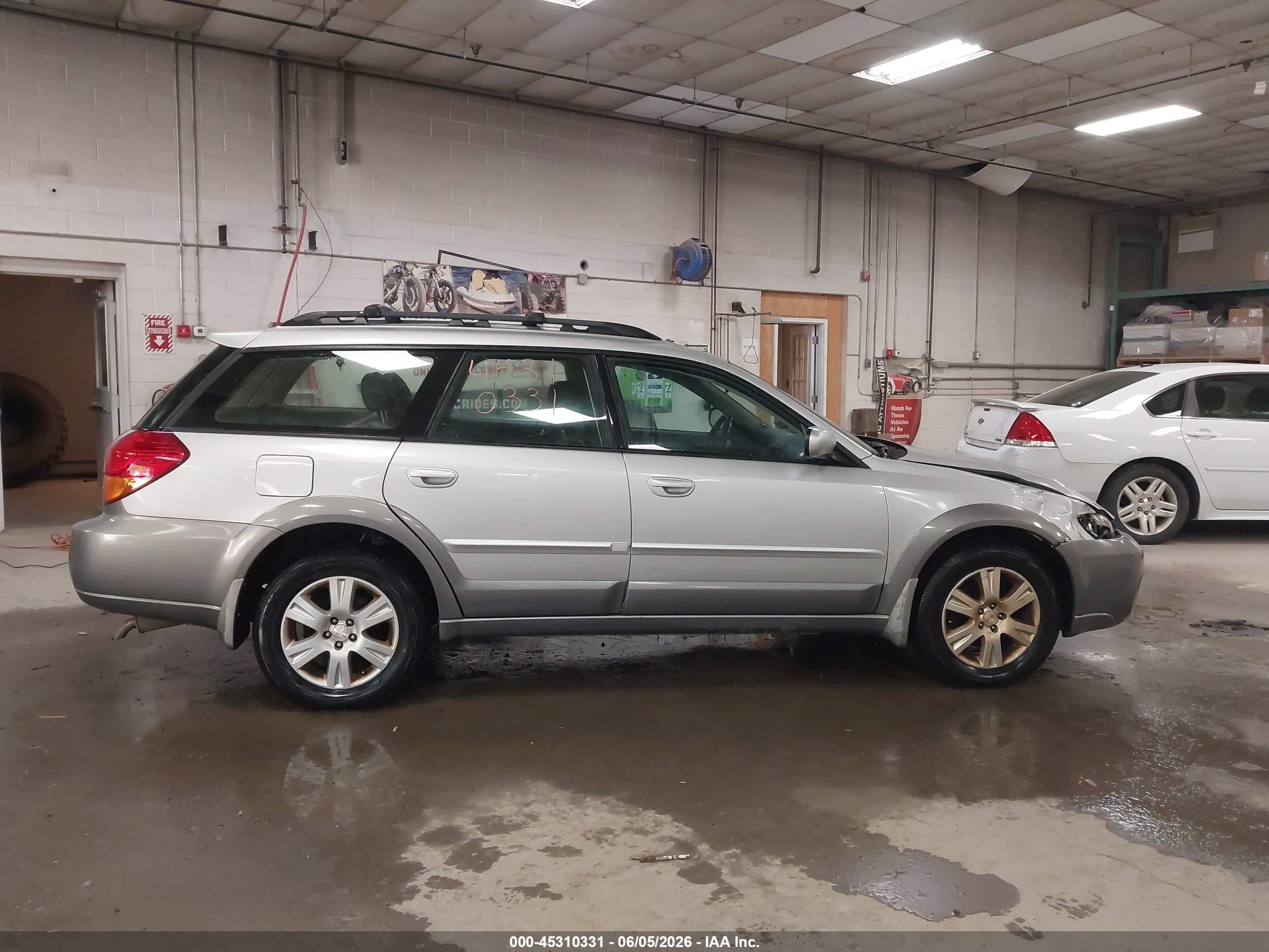 2005 Subaru Outback 2.5i Limited Silver vin: 4S4BP62C157384802