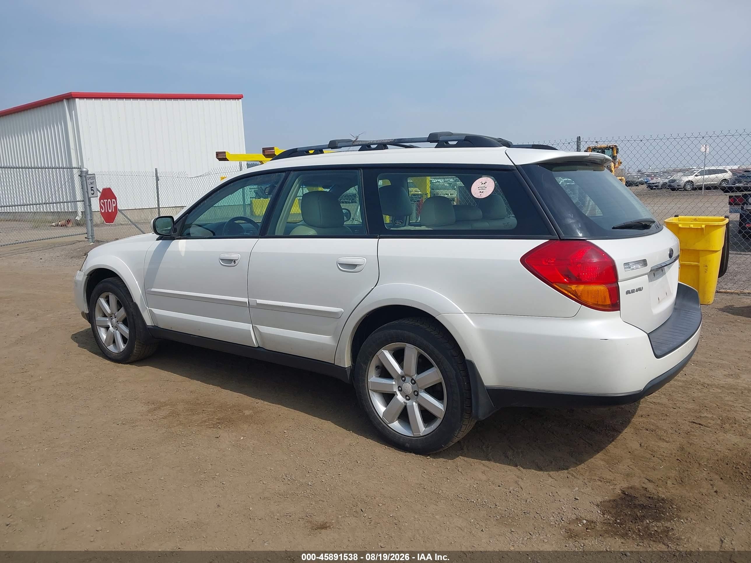 2007 Subaru Outback 2.5i Limited White vin: 4S4BP62C177307432