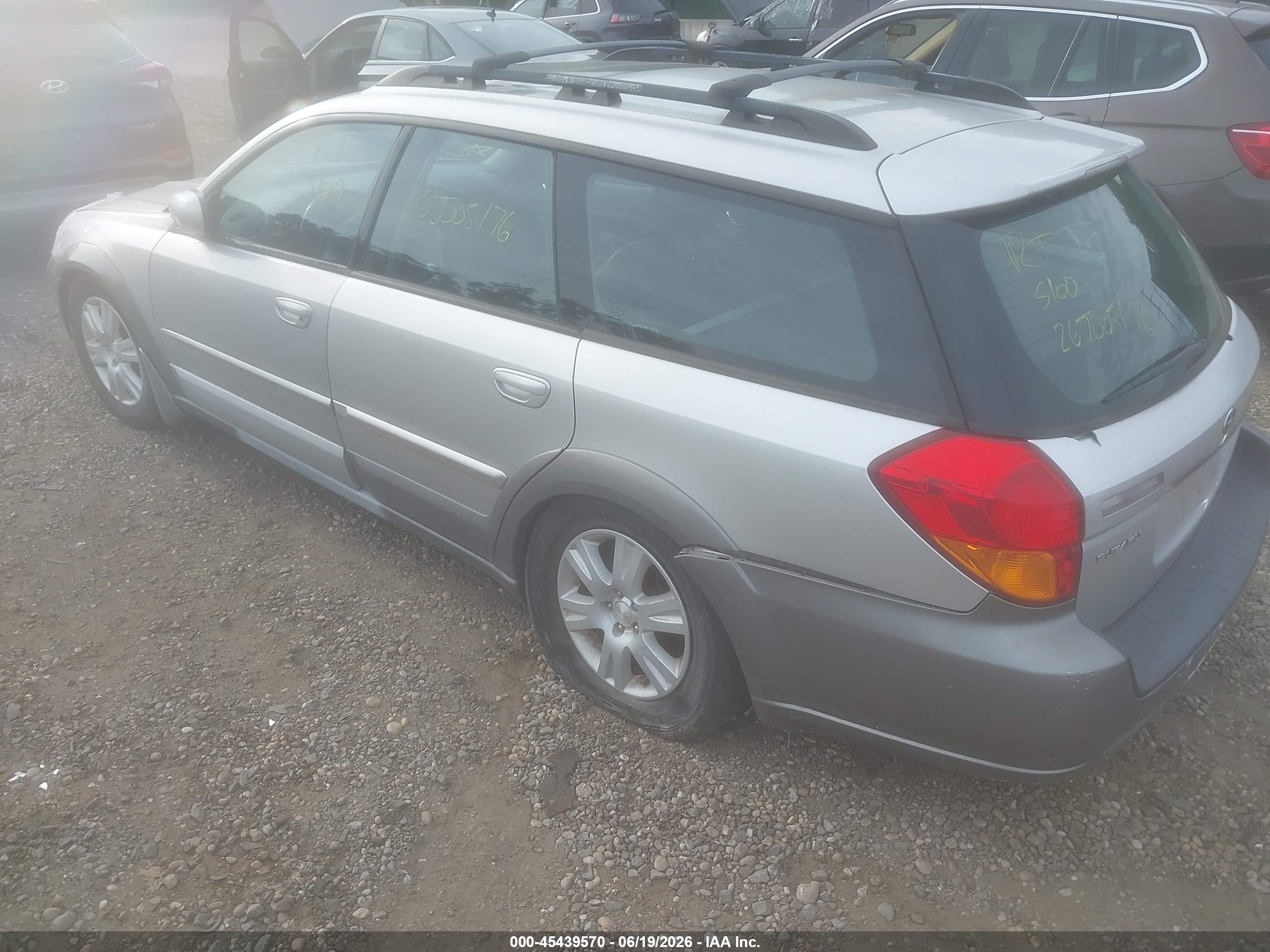 2005 Subaru Outback 2.5i Limited Gray vin: 4S4BP62C257307646