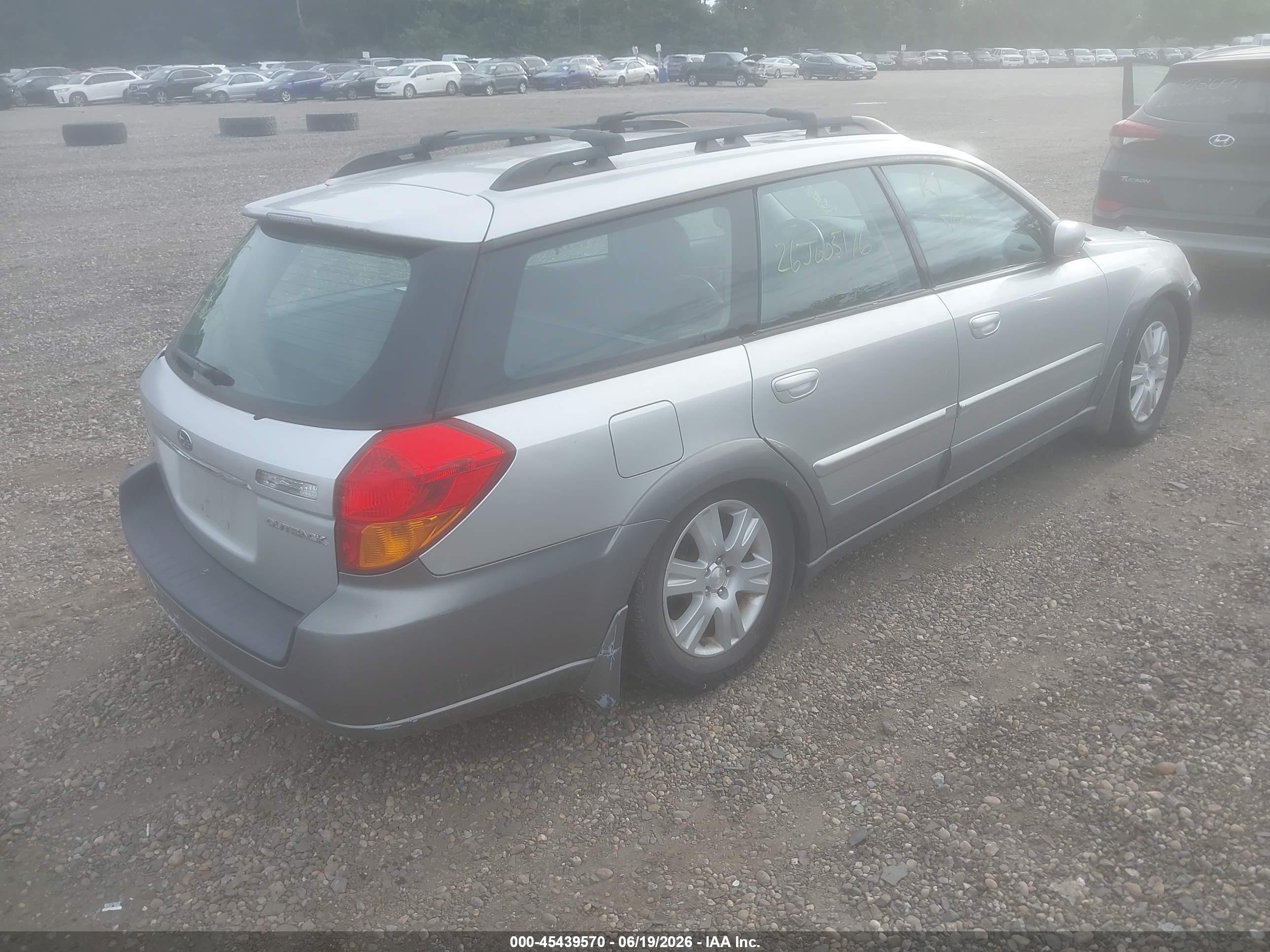 2005 Subaru Outback 2.5i Limited Gray vin: 4S4BP62C257307646