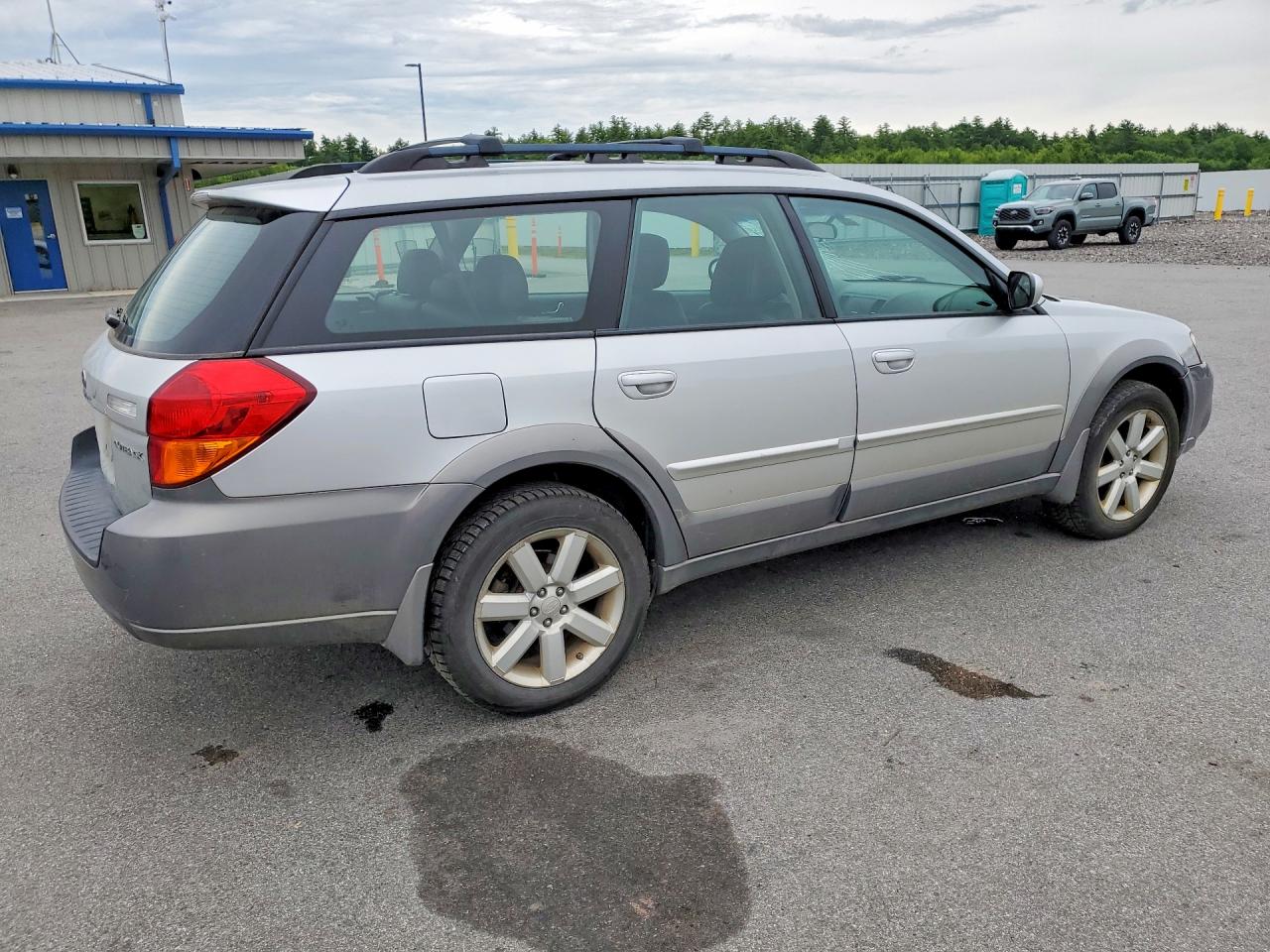 2007 Subaru Outback Outback 2.5i Limited Silver vin: 4S4BP62C677302212