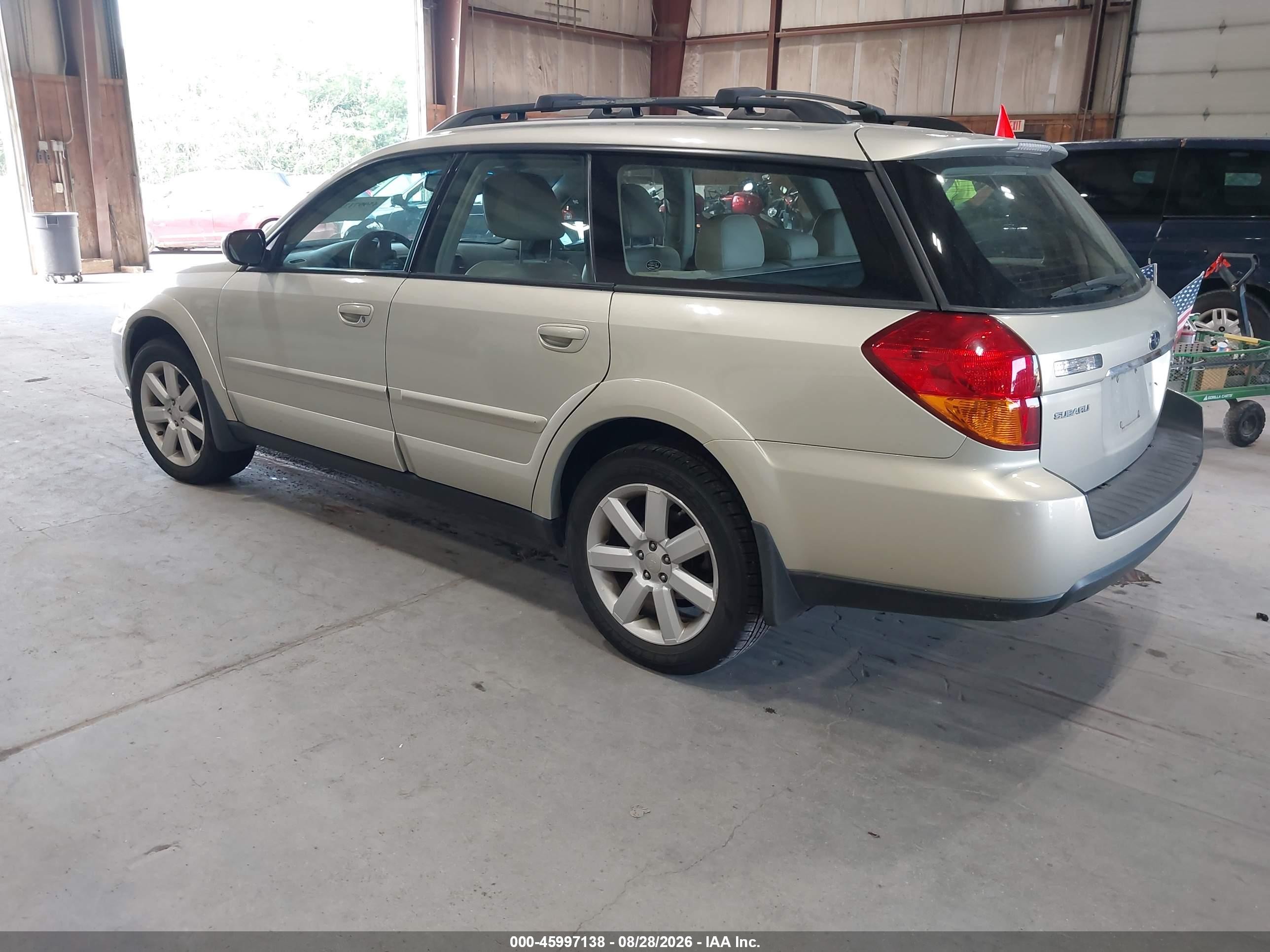 2007 Subaru Outback 2.5i Limited White vin: 4S4BP62C877312367
