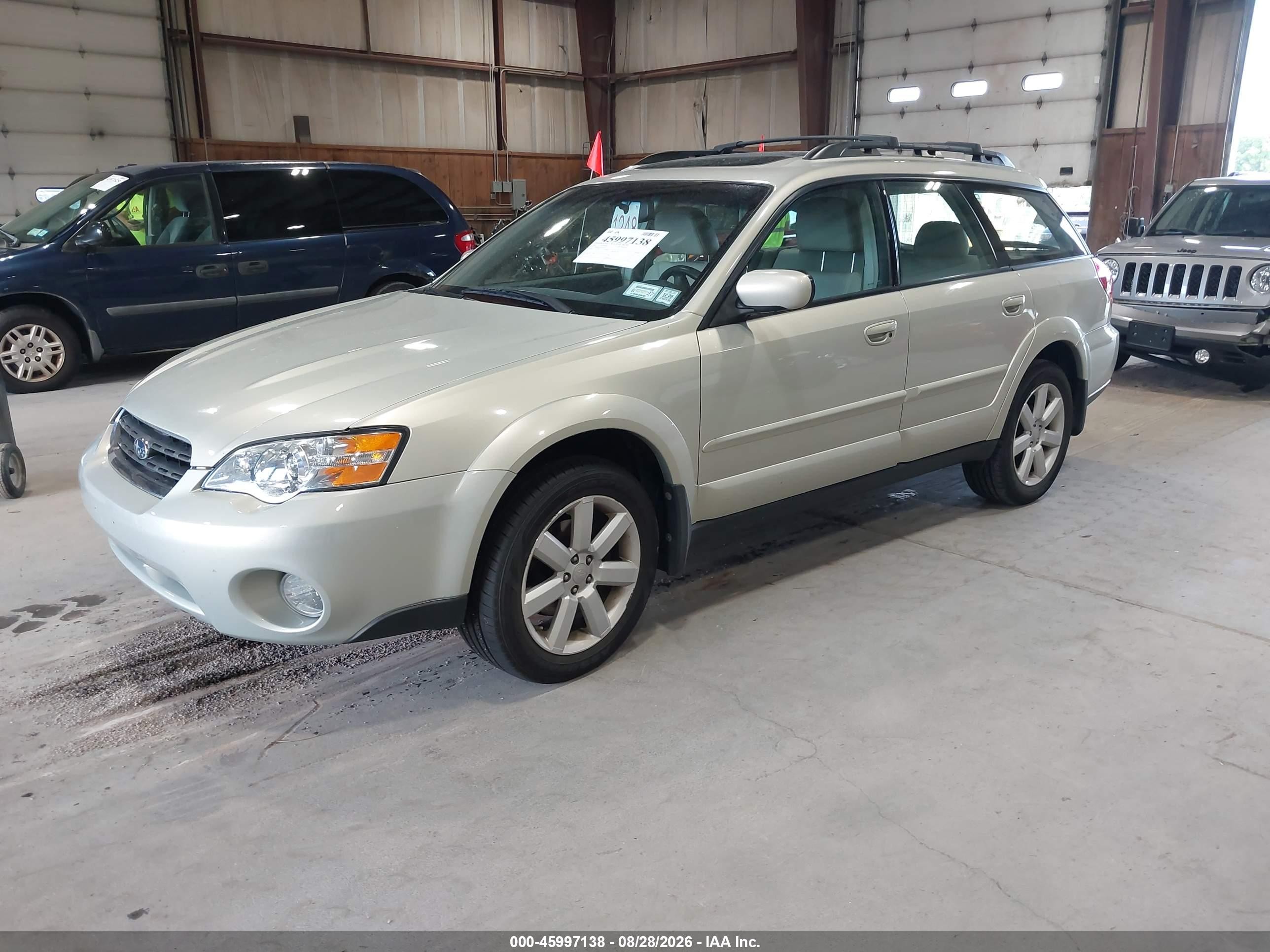 2007 Subaru Outback 2.5i Limited White vin: 4S4BP62C877312367