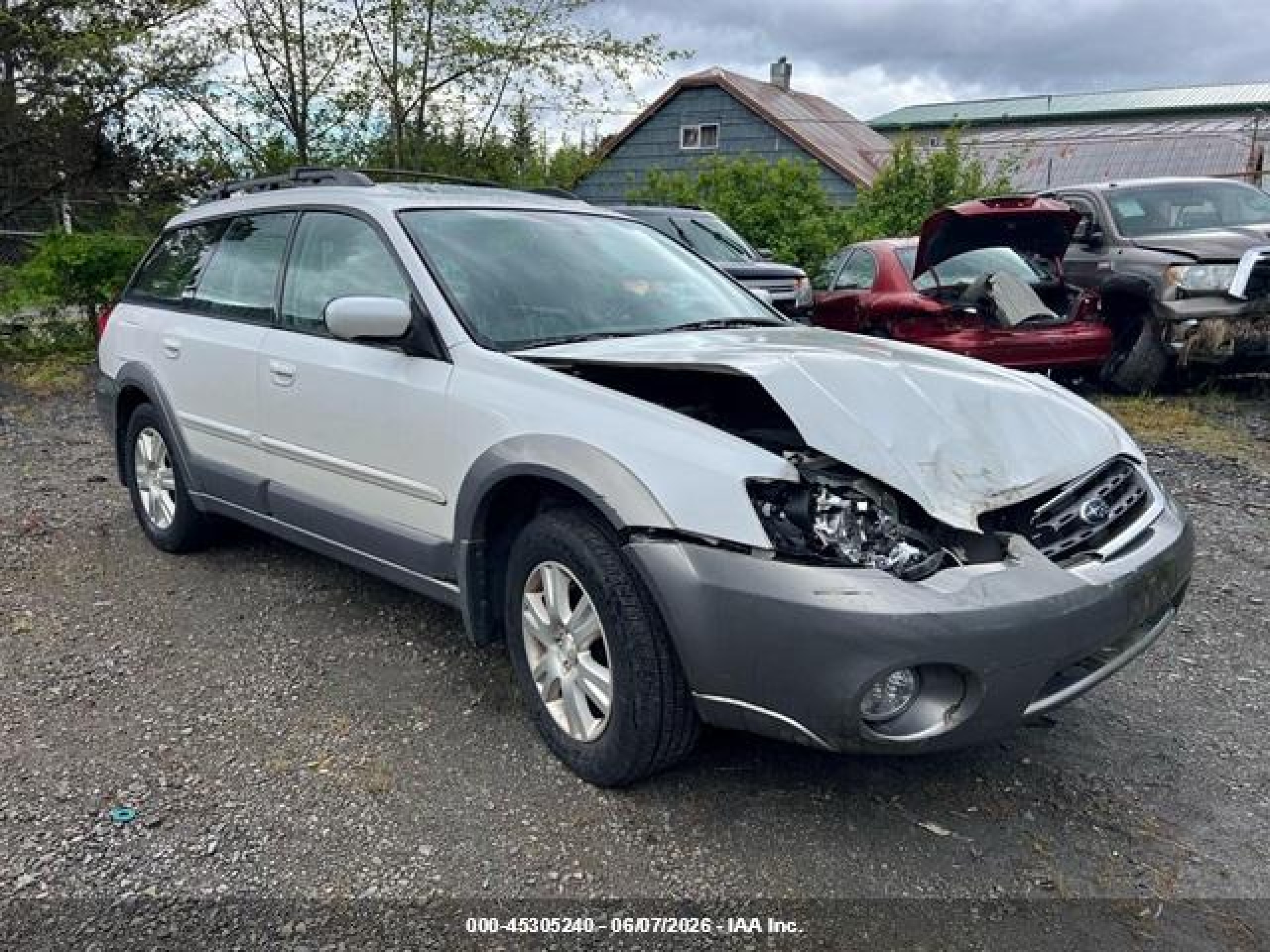 2005 Subaru Outback 2.5i Limited White vin: 4S4BP62C957303092