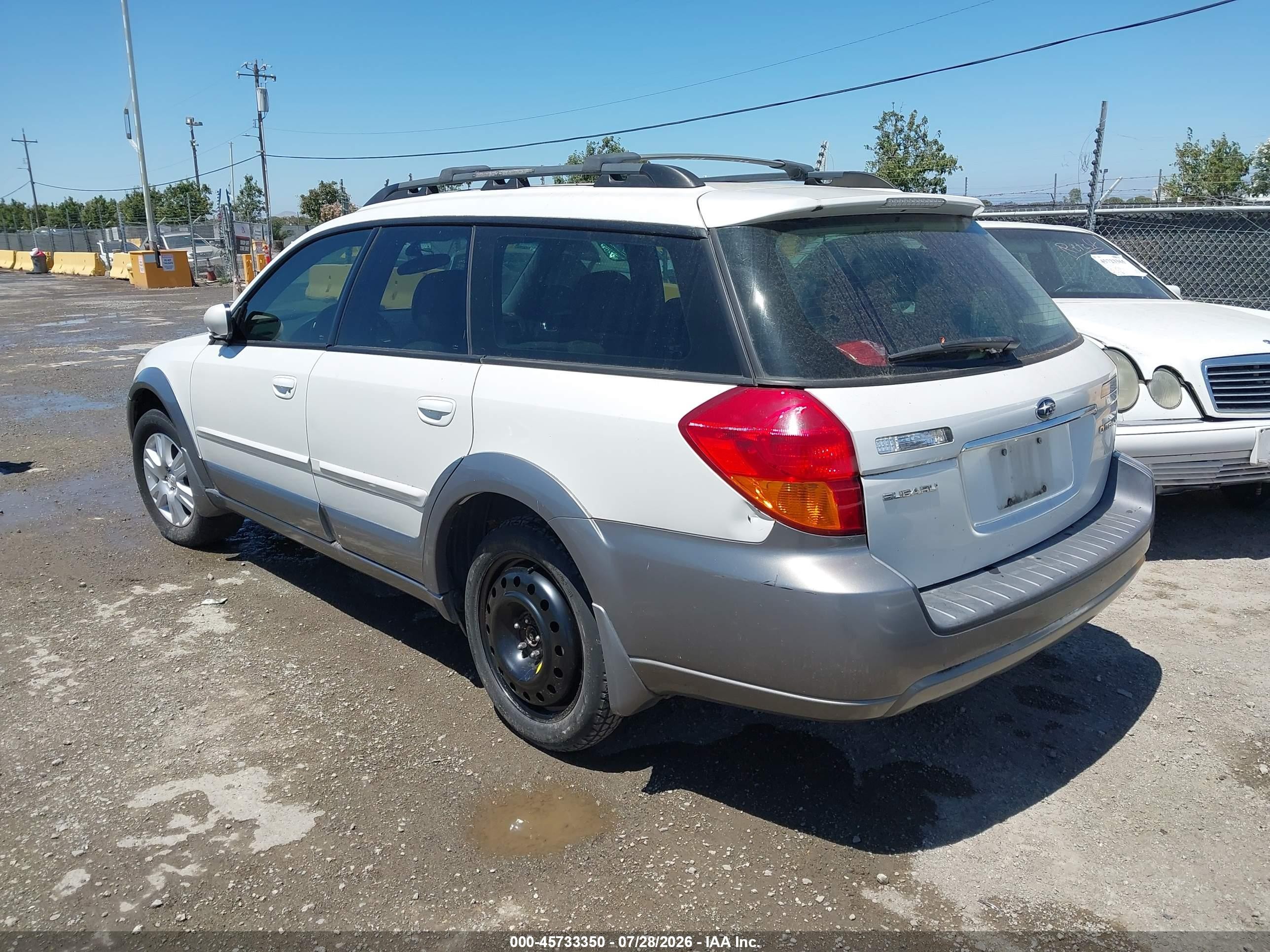2005 Subaru Outback 2.5i Limited White vin: 4S4BP62C957306879