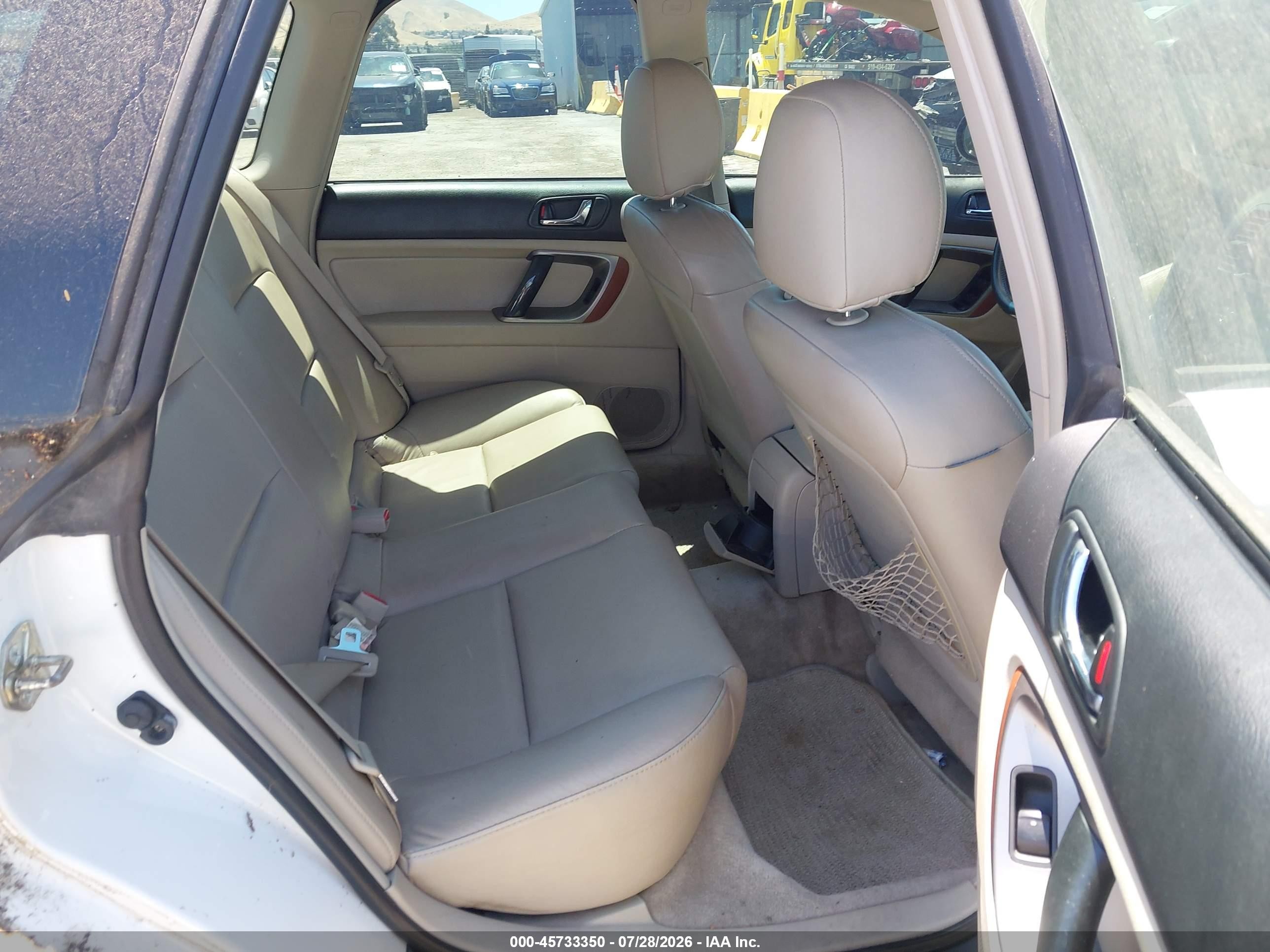 2005 Subaru Outback 2.5i Limited White vin: 4S4BP62C957306879