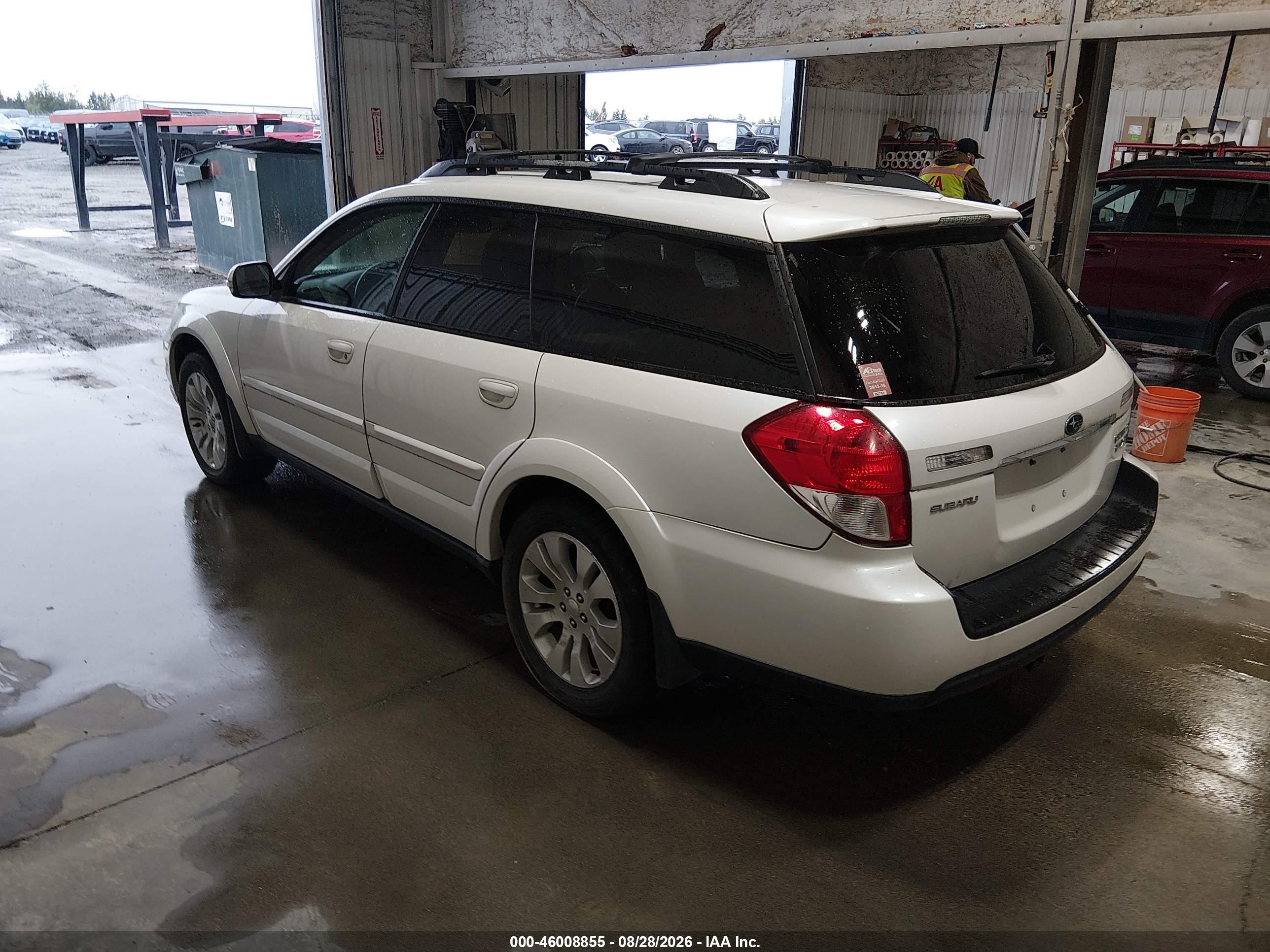 2009 Subaru Outback 2.5xt Limited White vin: 4S4BP63C396329410