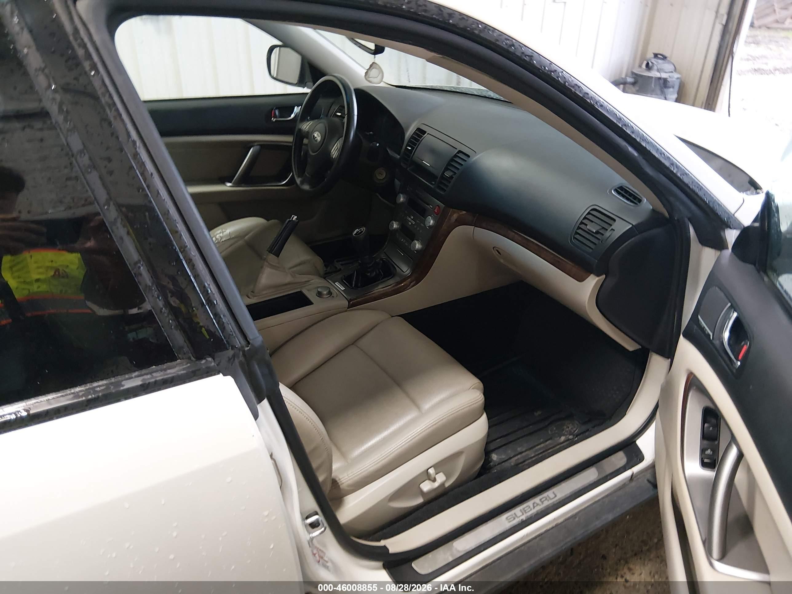 2009 Subaru Outback 2.5xt Limited White vin: 4S4BP63C396329410