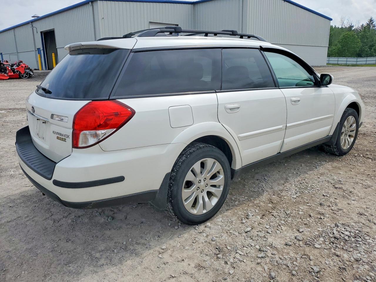 2009 Subaru Outback 2.5i Limited Белый vin: 4S4BP66C697346367