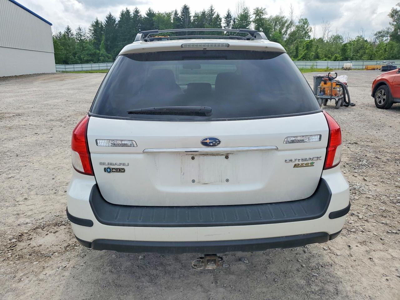 2009 Subaru Outback 2.5i Limited Белый vin: 4S4BP66C697346367