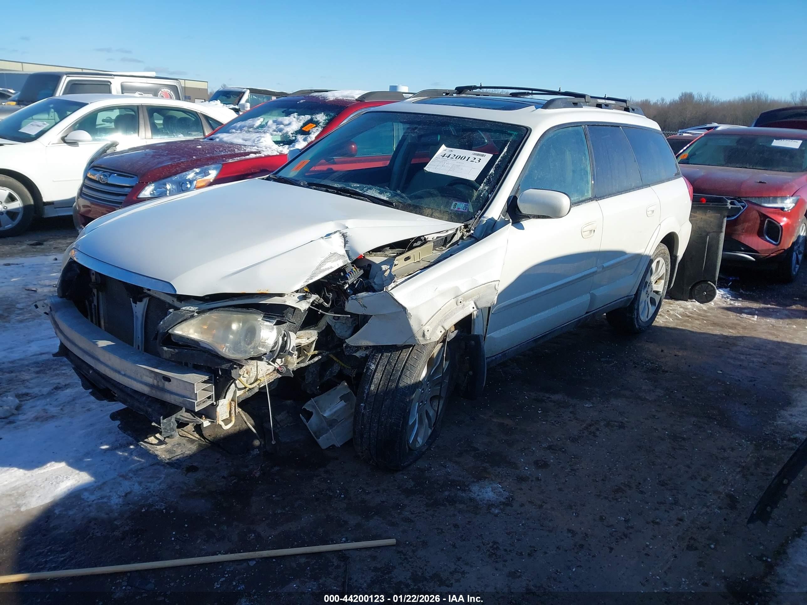 2009 Subaru Outback 2.5i Limited White vin: 4S4BP66C897338061