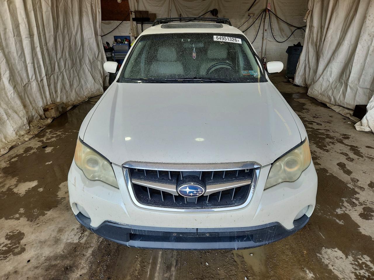 2009 Subaru Outback 2.5i Limited White vin: 4S4BP66C997341423