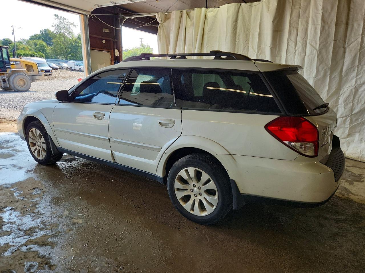 2009 Subaru Outback 2.5i Limited White vin: 4S4BP66C997341423