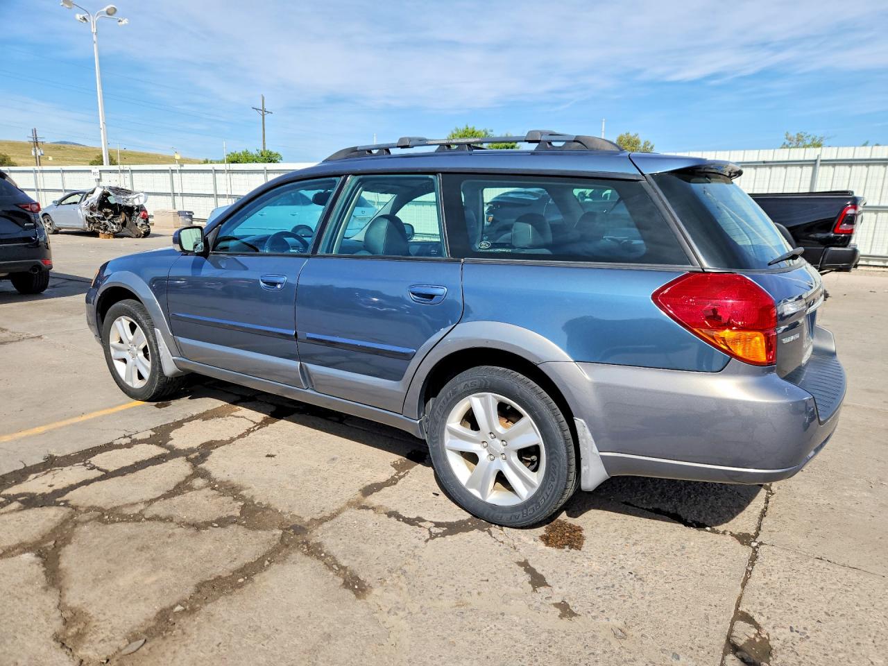2005 Subaru Legacy Outback 2.5 Xt Limited Blue vin: 4S4BP67C054379357