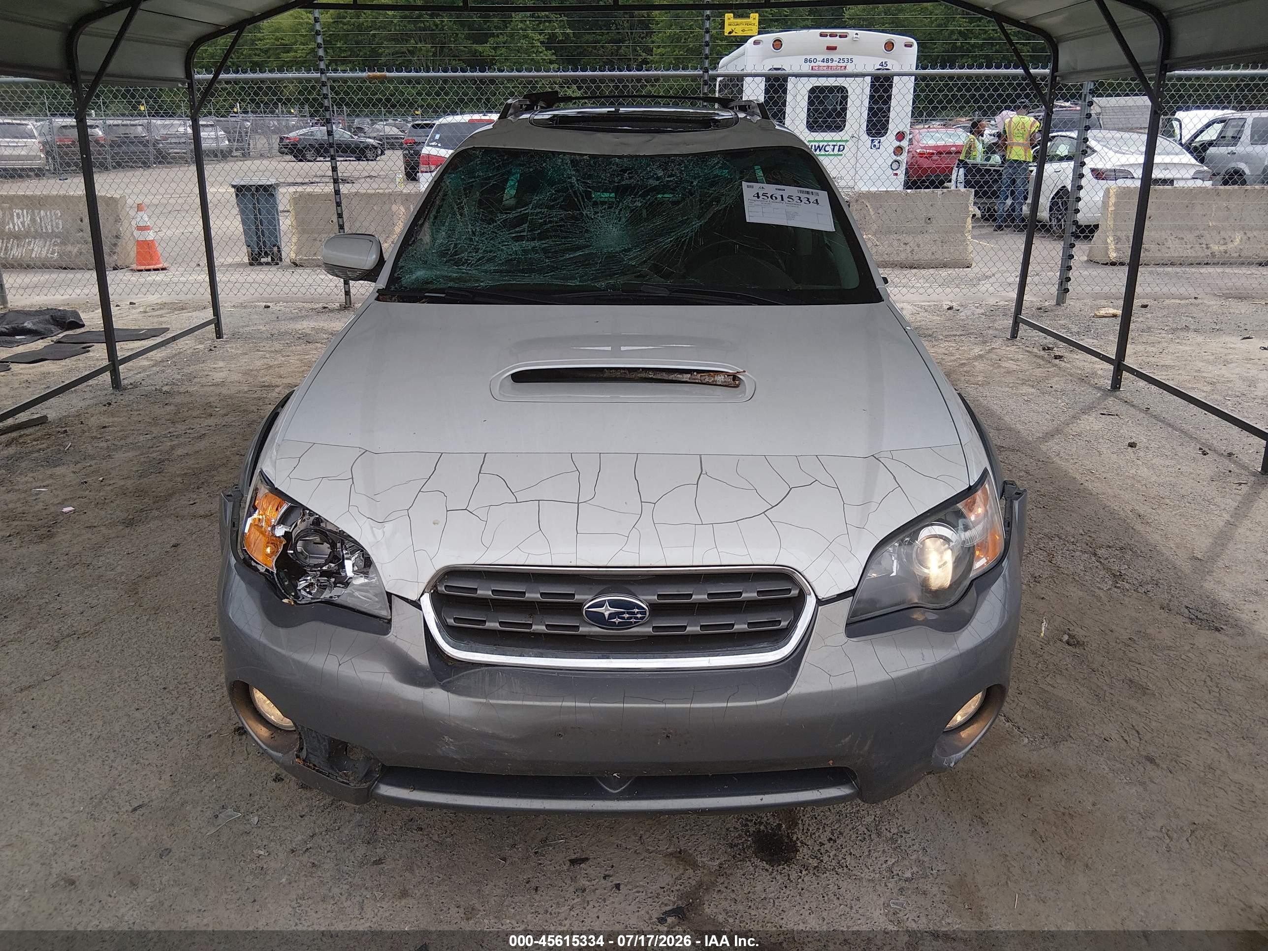 2005 Subaru Outback 2.5xt Limited White vin: 4S4BP67C154321323