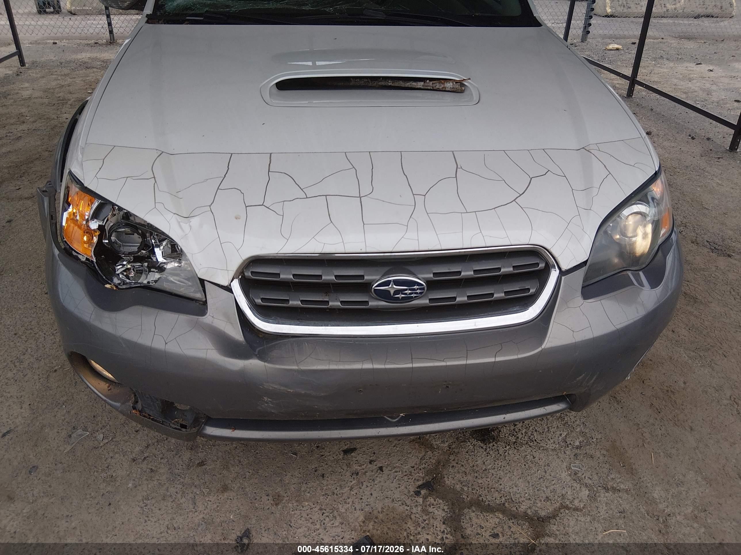 2005 Subaru Outback 2.5xt Limited White vin: 4S4BP67C154321323