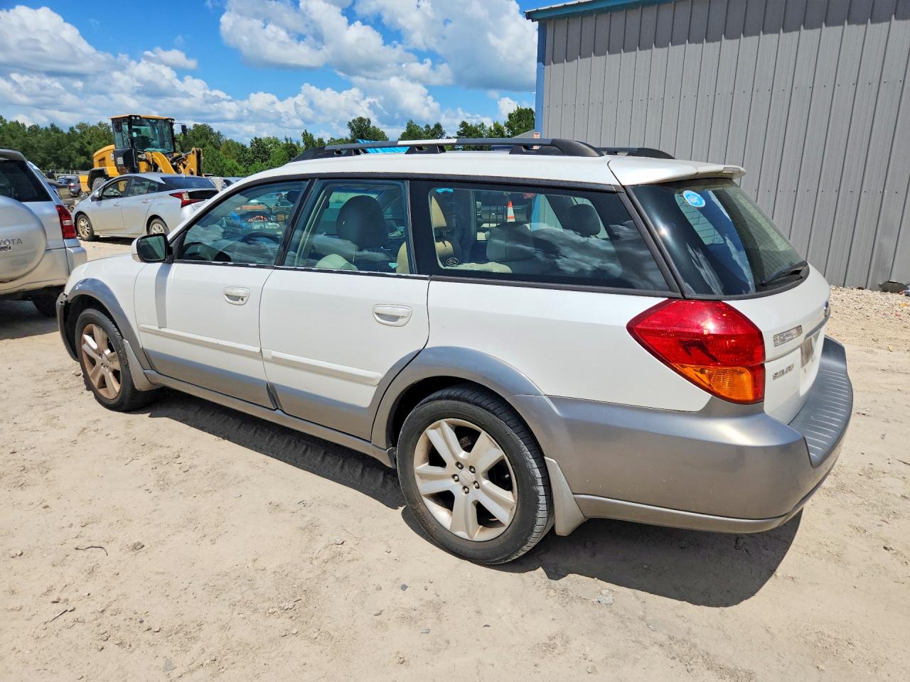 2005 Subaru Legacy Outback 2.5 Xt Limited White vin: 4S4BP67C854351211
