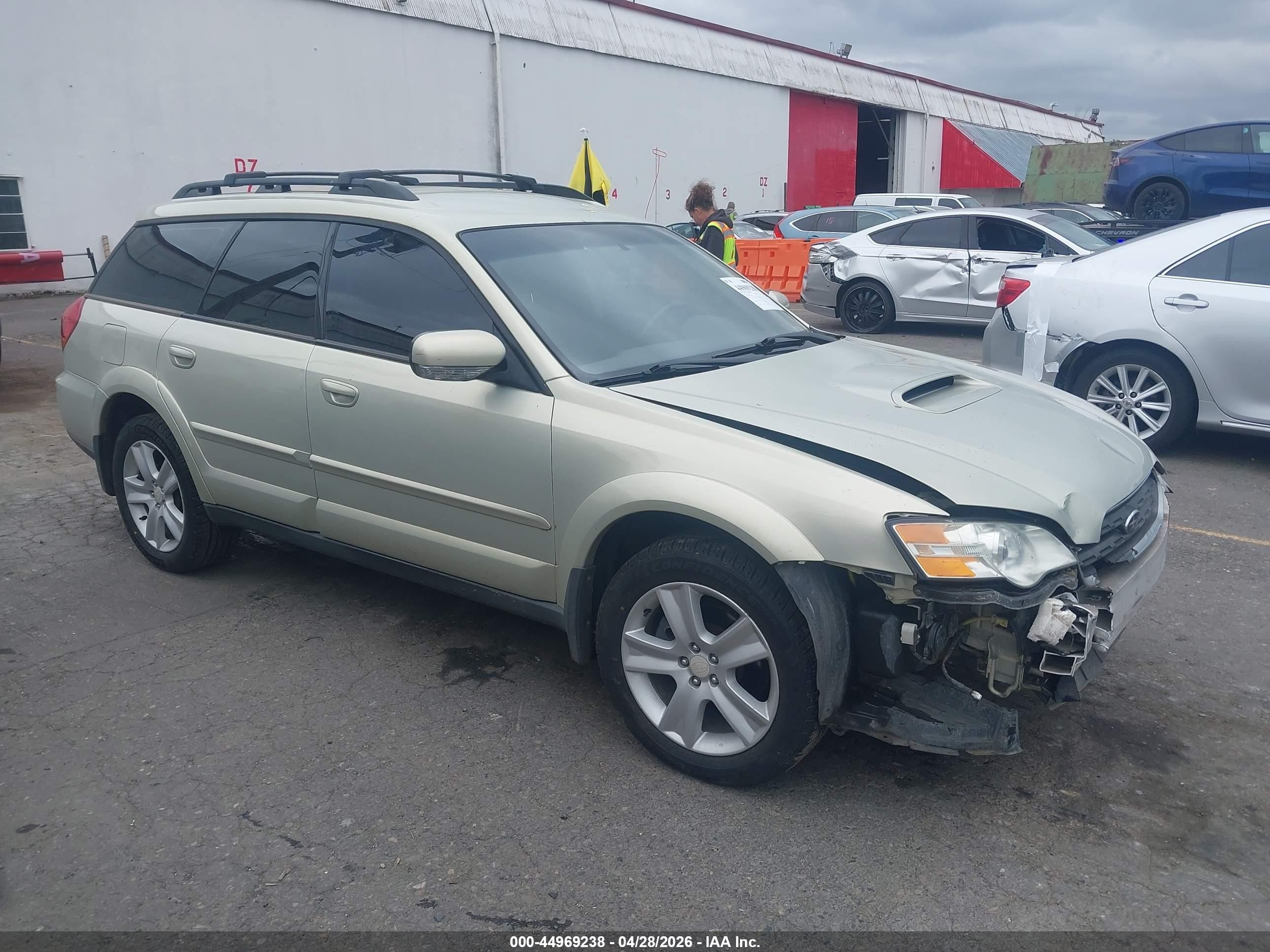 2006 Subaru Outback 2.5xt Gold vin: 4S4BP68C164325887