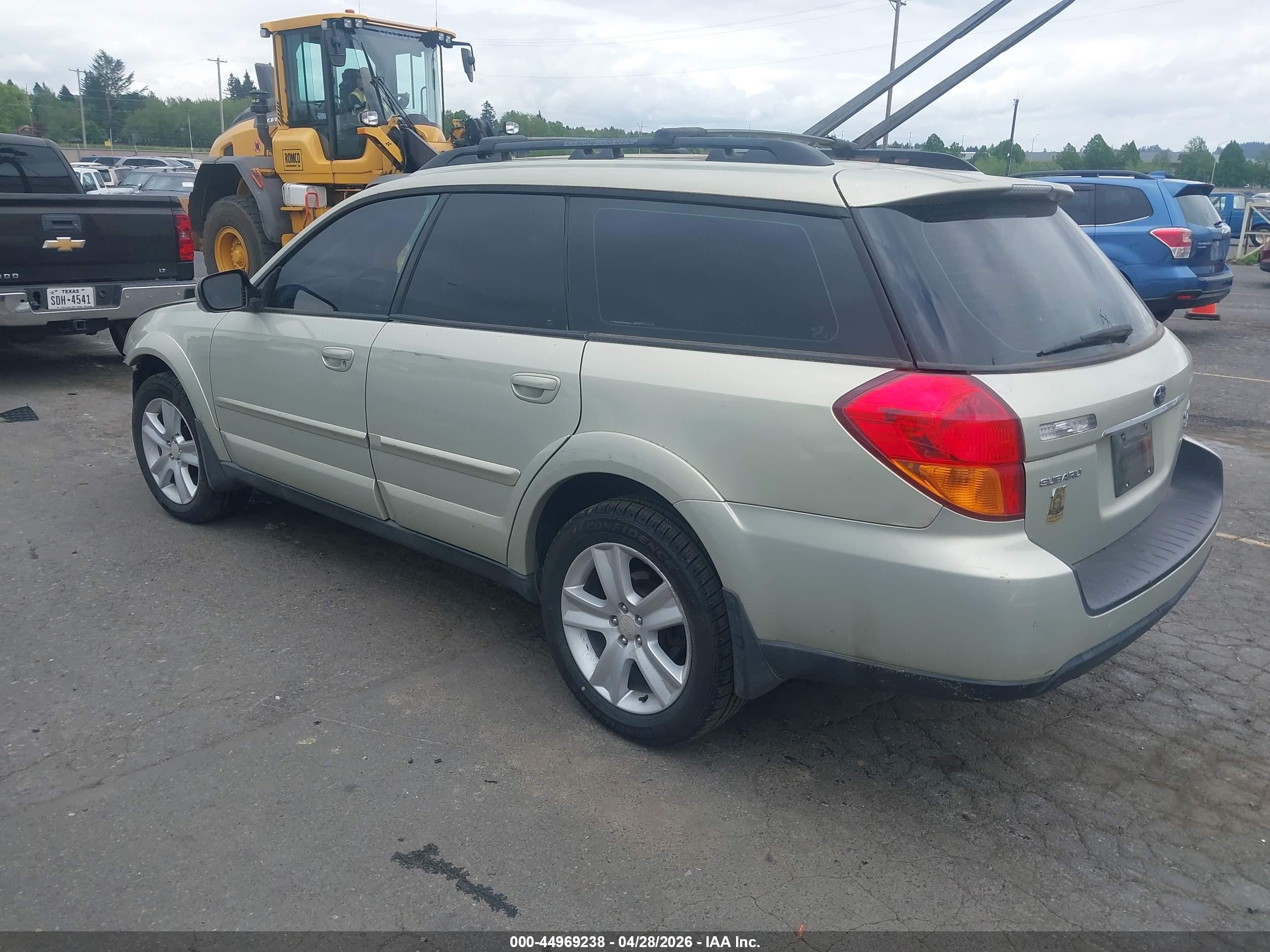 2006 Subaru Outback 2.5xt Gold vin: 4S4BP68C164325887