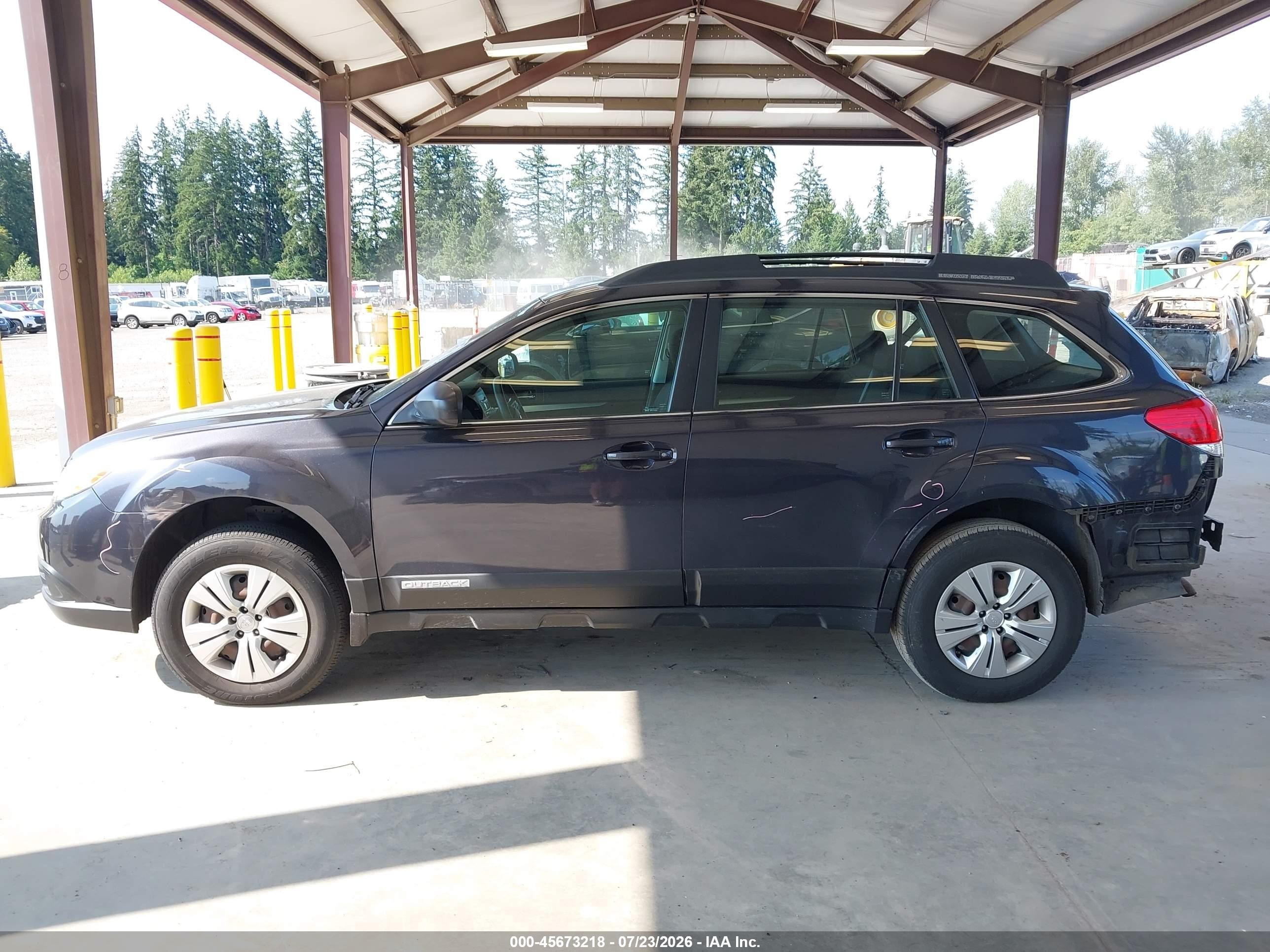 2011 Subaru Outback 2.5i Gray vin: 4S4BRBAC0B3340359