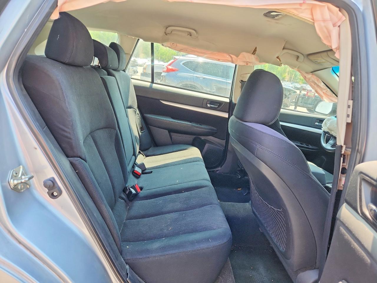 2014 Subaru Outback 2.5i Silver vin: 4S4BRBAC0E3200509