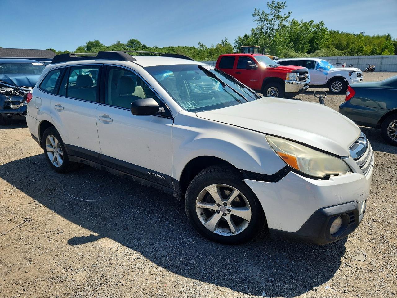 2014 Subaru Outback 2.5i White vin: 4S4BRBAC0E3295301