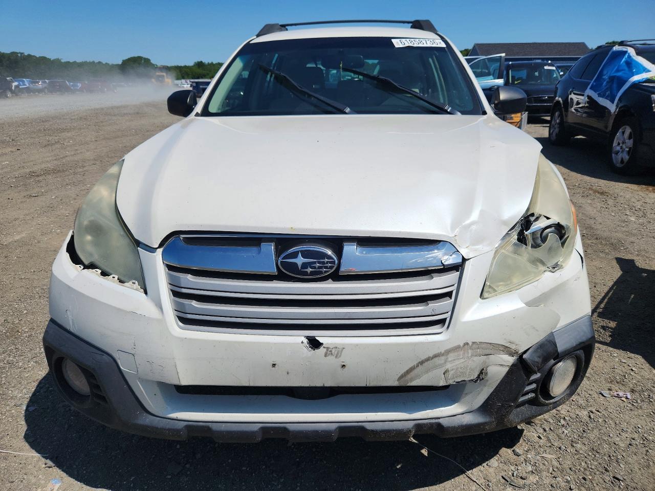 2014 Subaru Outback 2.5i White vin: 4S4BRBAC0E3295301