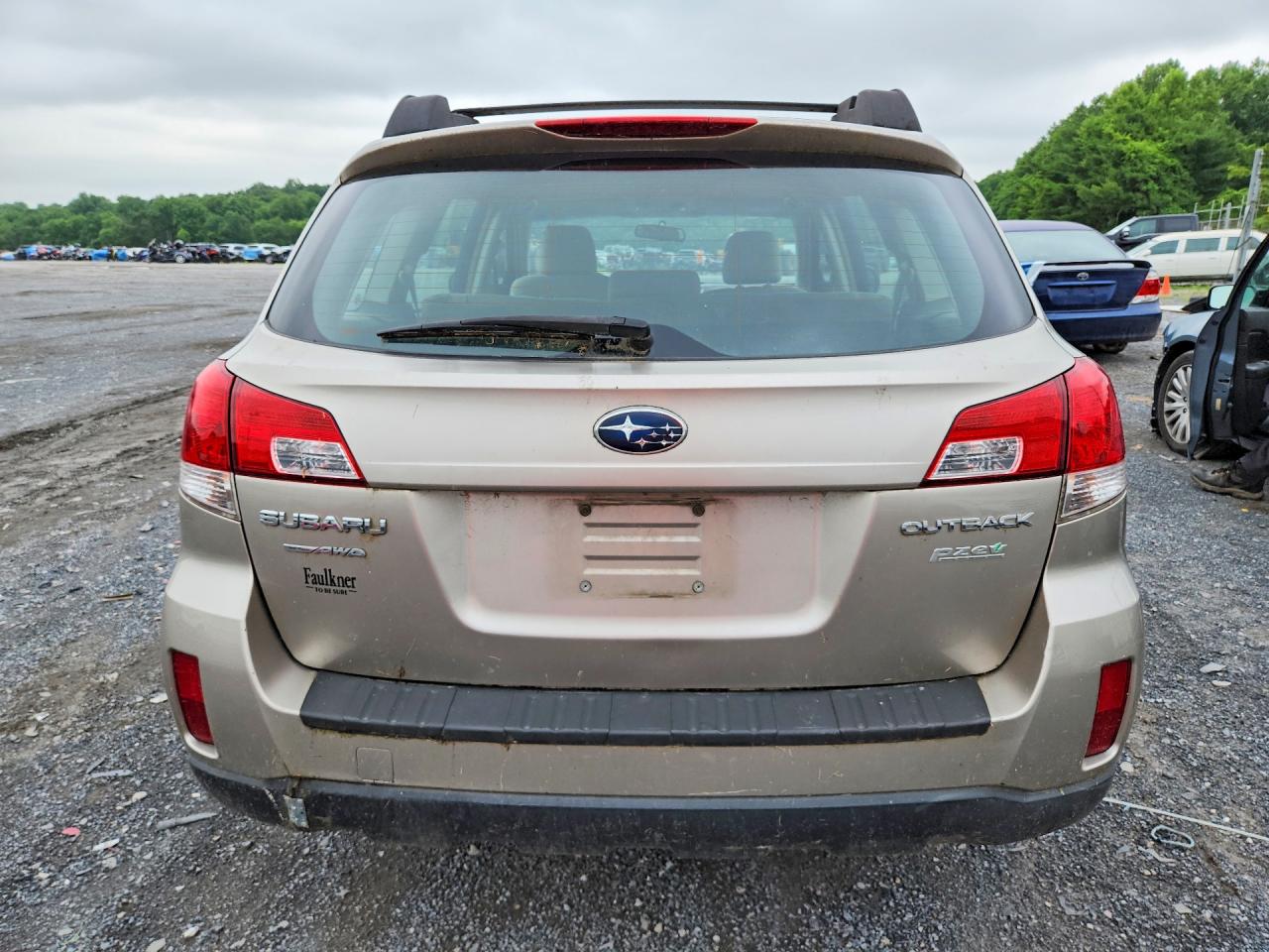 2014 Subaru Outback 2.5i Tan vin: 4S4BRBAC0E3298053