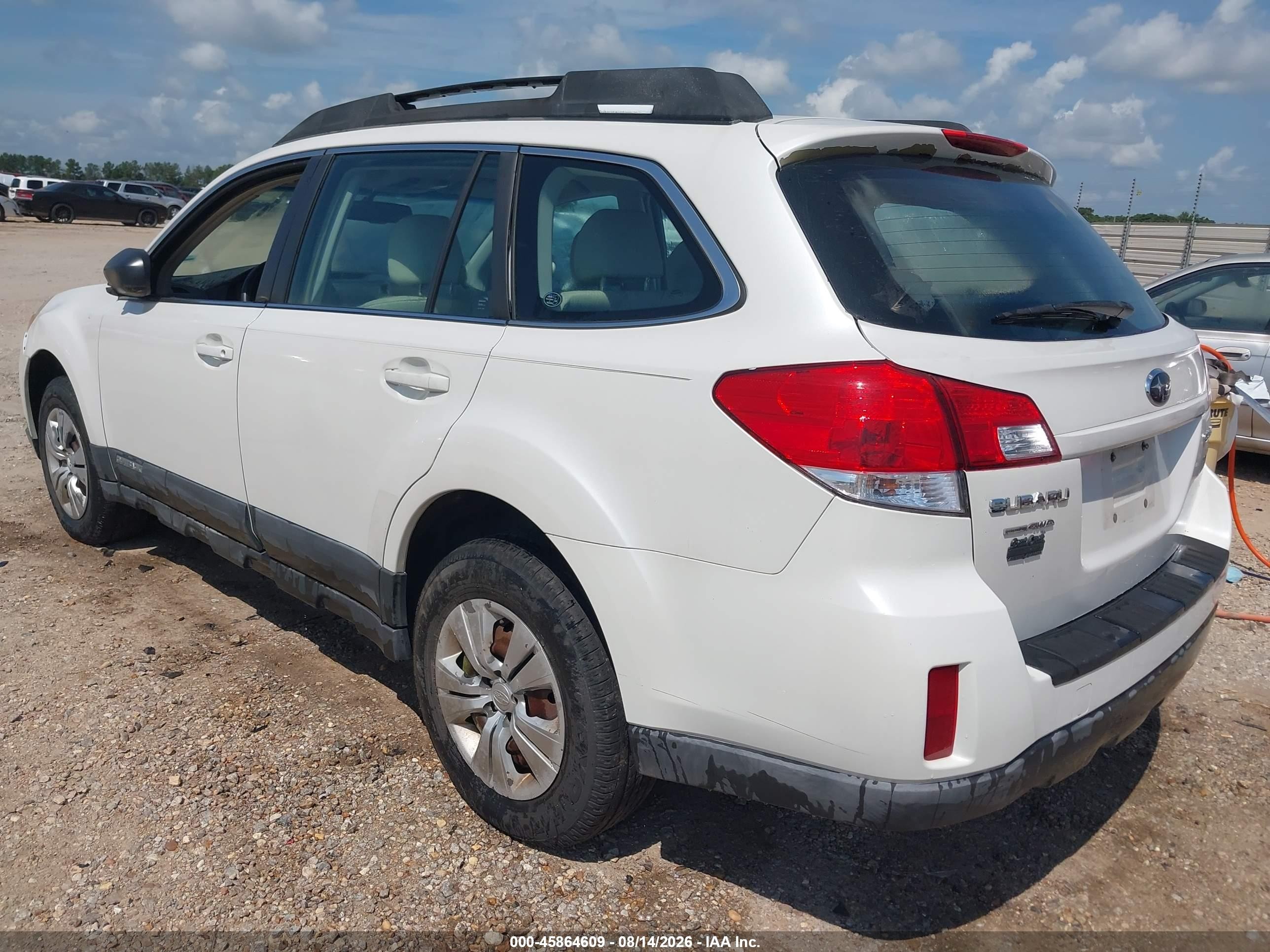 2011 Subaru Outback 2.5i White vin: 4S4BRBAC1B3359468