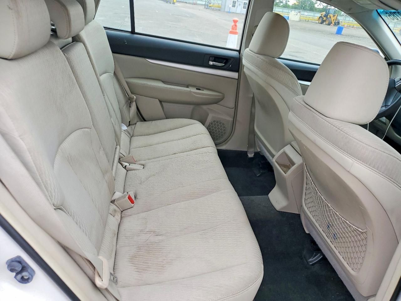 2012 Subaru Outback 2.5i White vin: 4S4BRBAC1C3203528