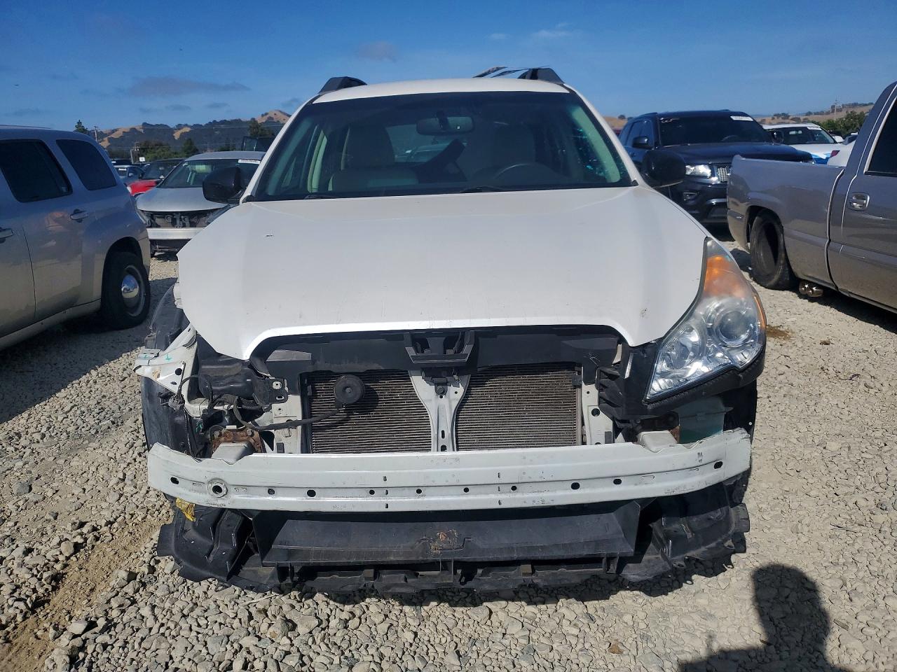 2012 Subaru Outback 2.5i White vin: 4S4BRBAC1C3206350