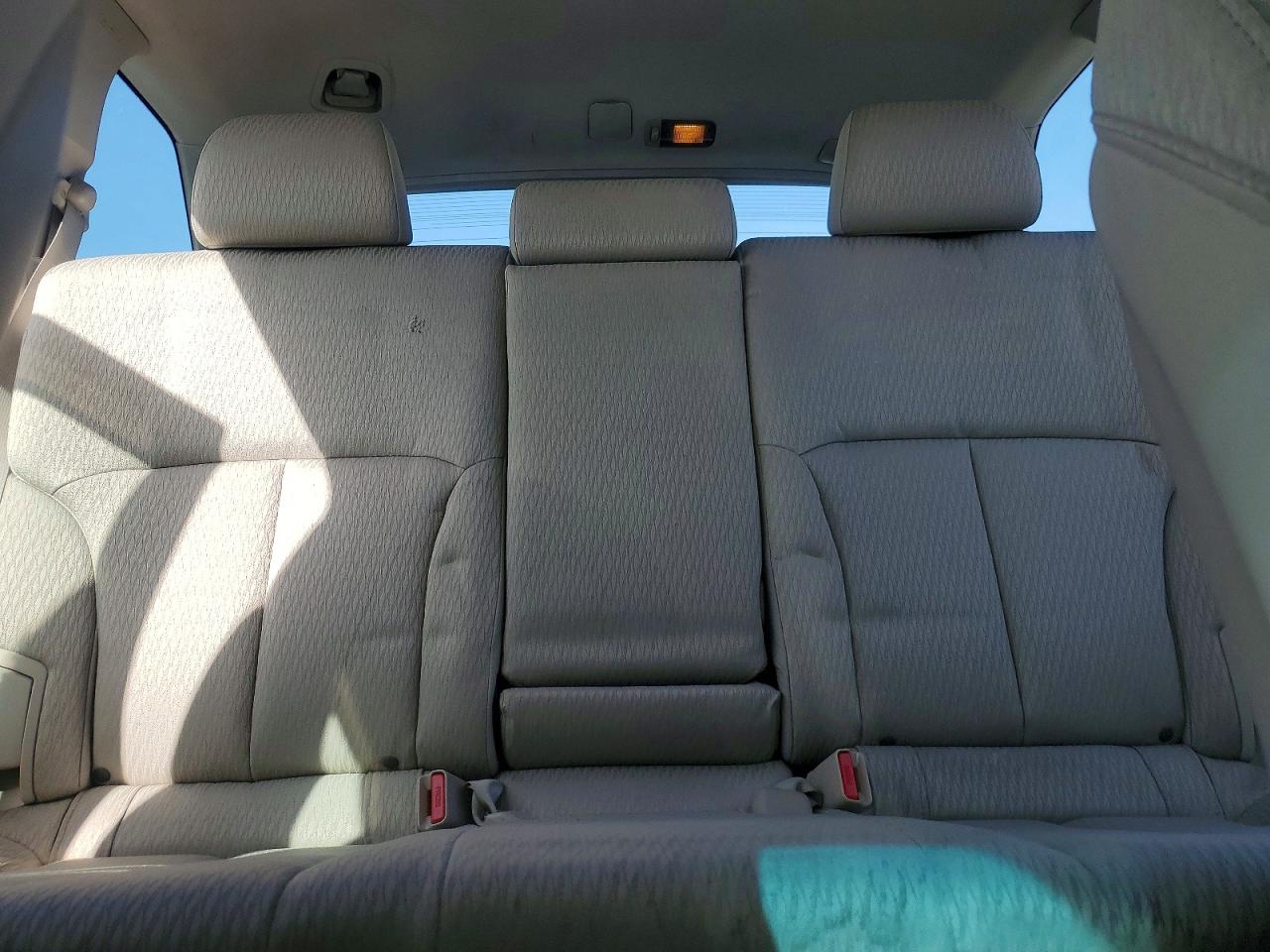 2012 Subaru Outback 2.5i White vin: 4S4BRBAC1C3206350