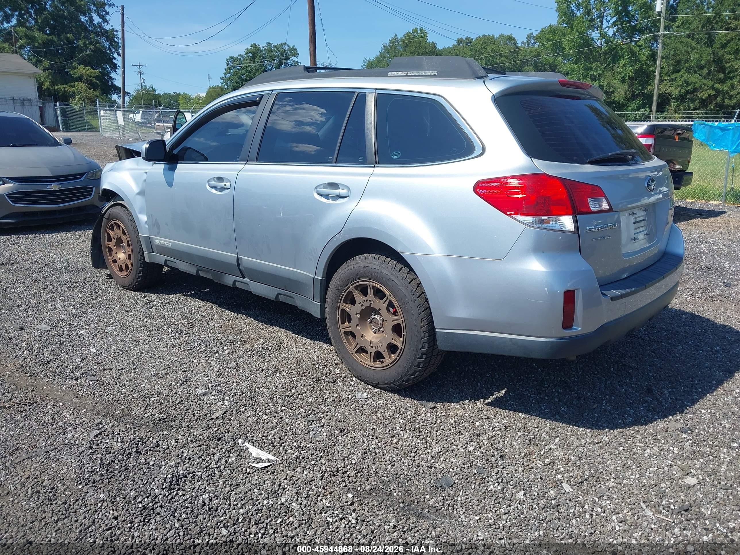 2012 Subaru Outback 2.5i Silver vin: 4S4BRBAC1C3256813