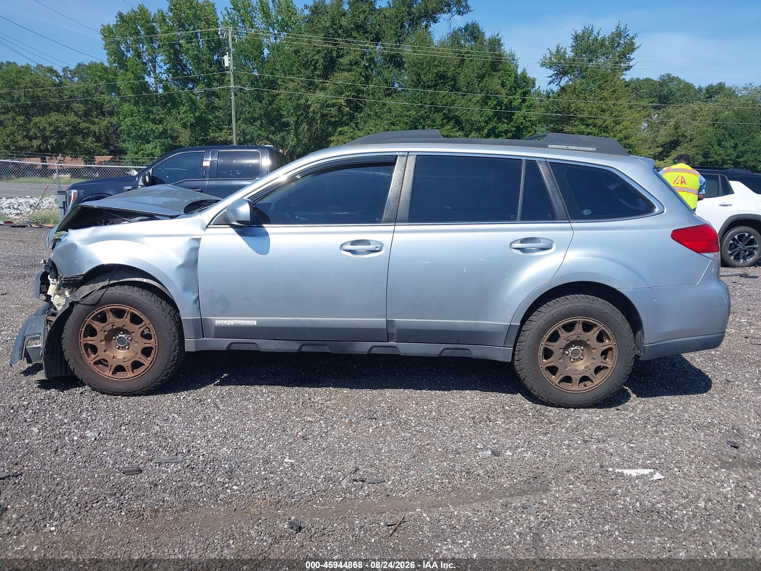 2012 Subaru Outback 2.5i Silver vin: 4S4BRBAC1C3256813