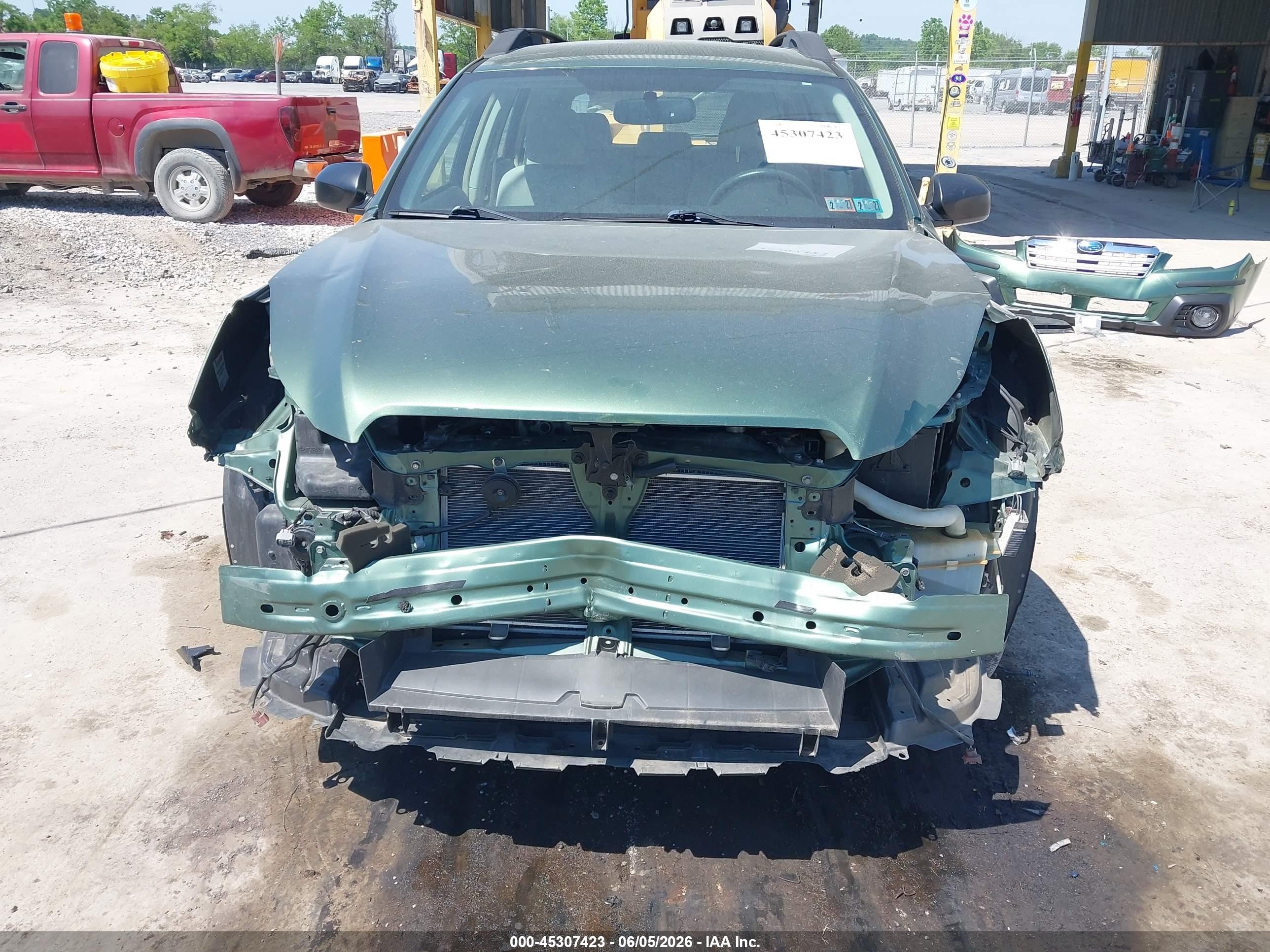 2014 Subaru Outback 2.5i Green vin: 4S4BRBAC1E3258645