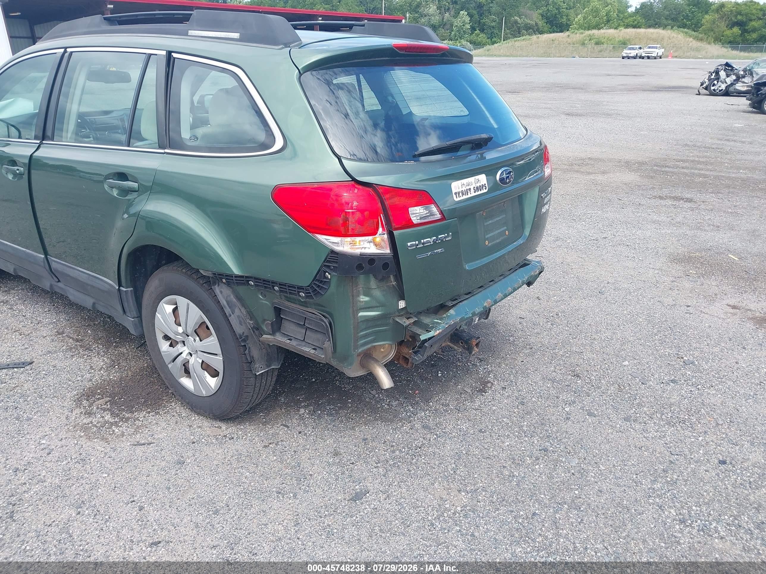 2011 Subaru Outback 2.5i Green vin: 4S4BRBAC2B3328195