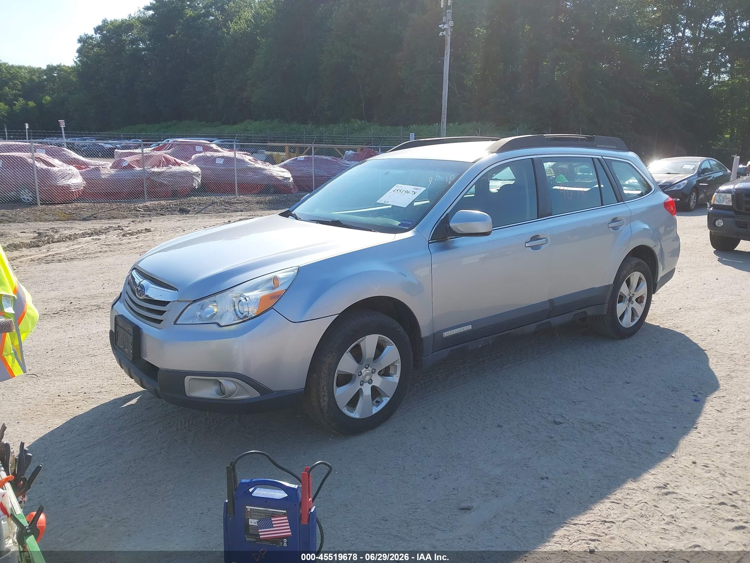 2012 Subaru Outback 2.5i Серебряный vin: 4S4BRBAC2C3218846
